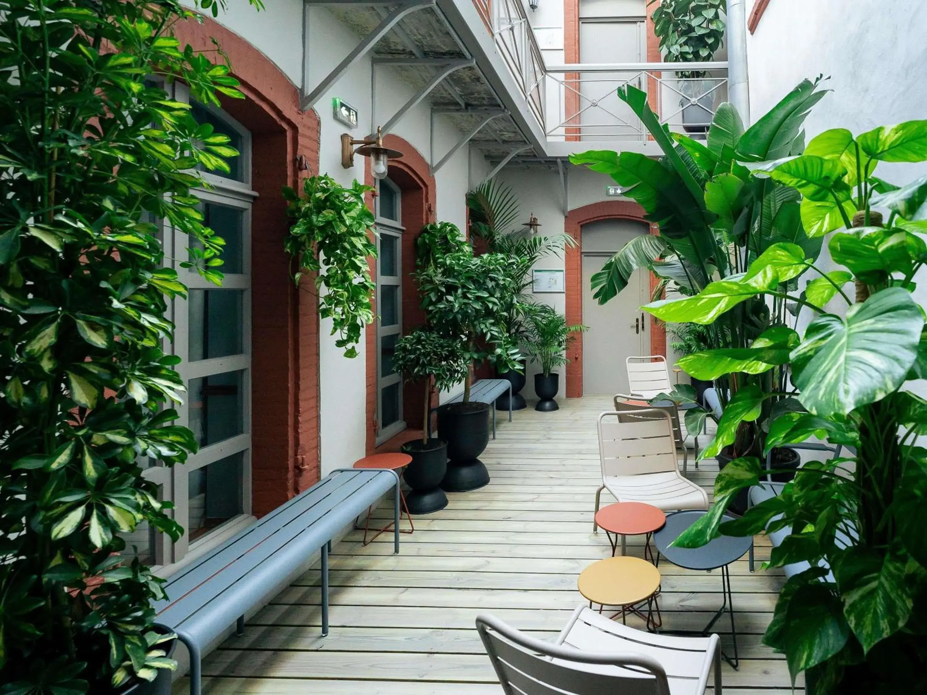 Property building in Hôtel Mercure Montauban Property building in Hôtel Mercure Montauban