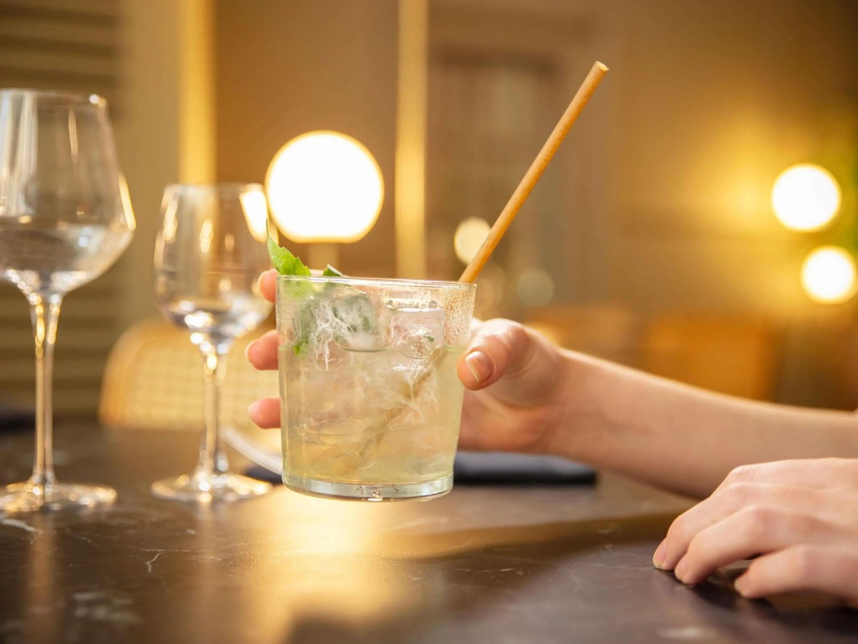 Lounge or bar in Hôtel Mercure Montauban