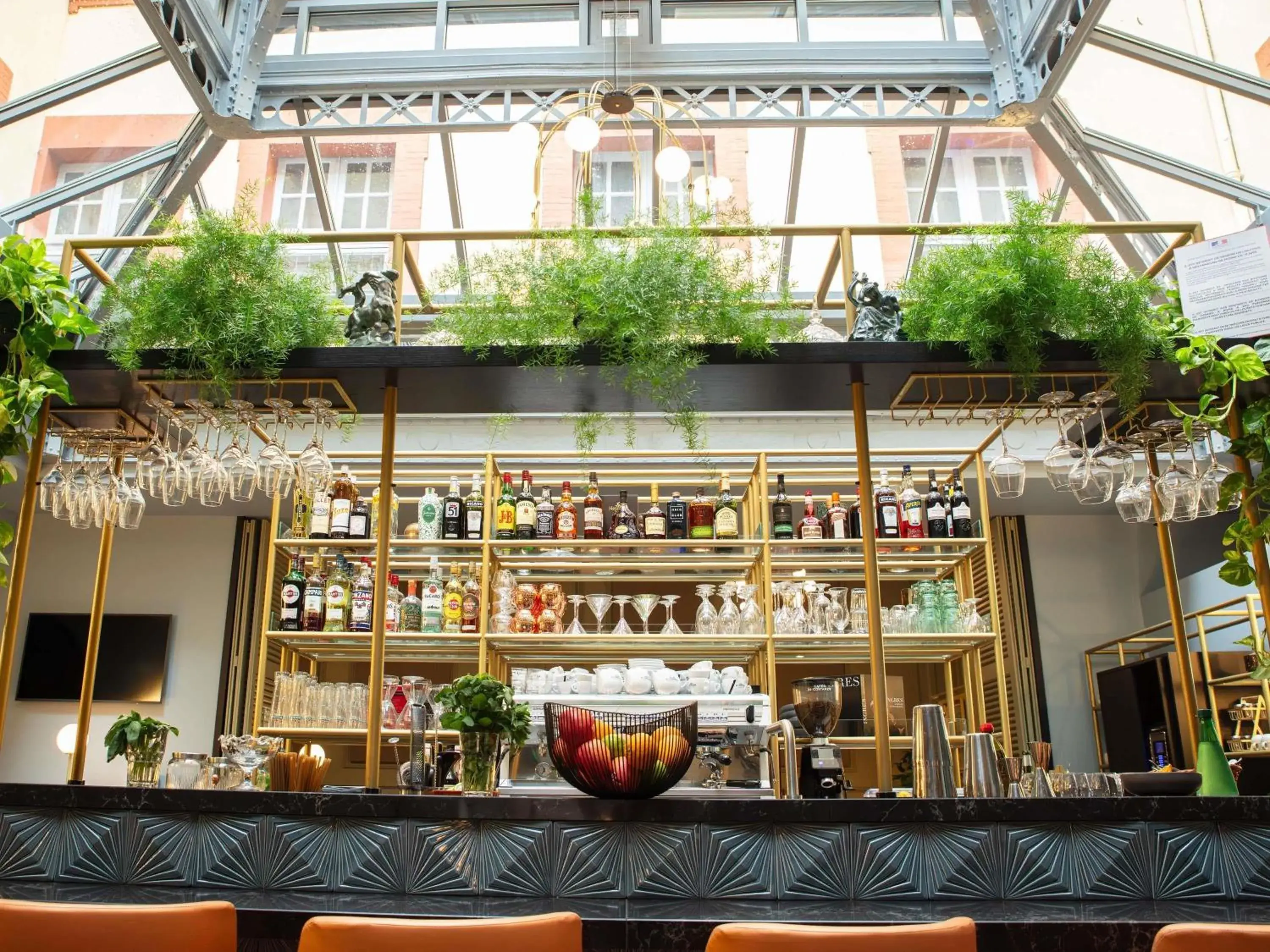 Property building in Hôtel Mercure Montauban Property building in Hôtel Mercure Montauban