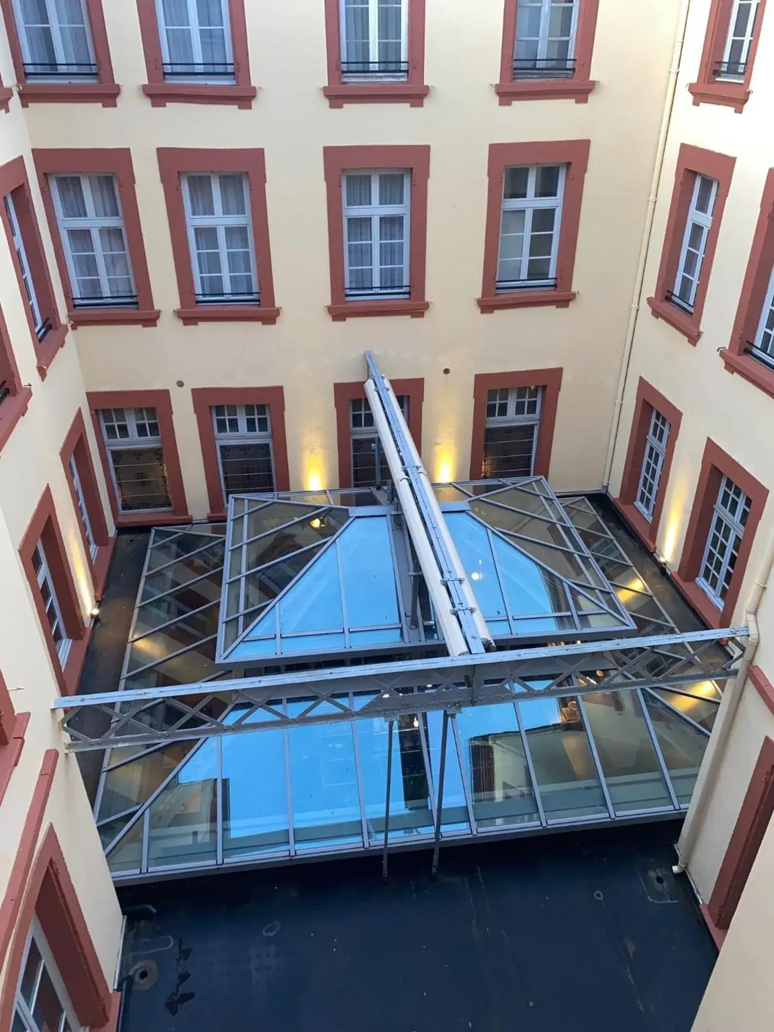 Property building in Hôtel Mercure Montauban Property building in Hôtel Mercure Montauban