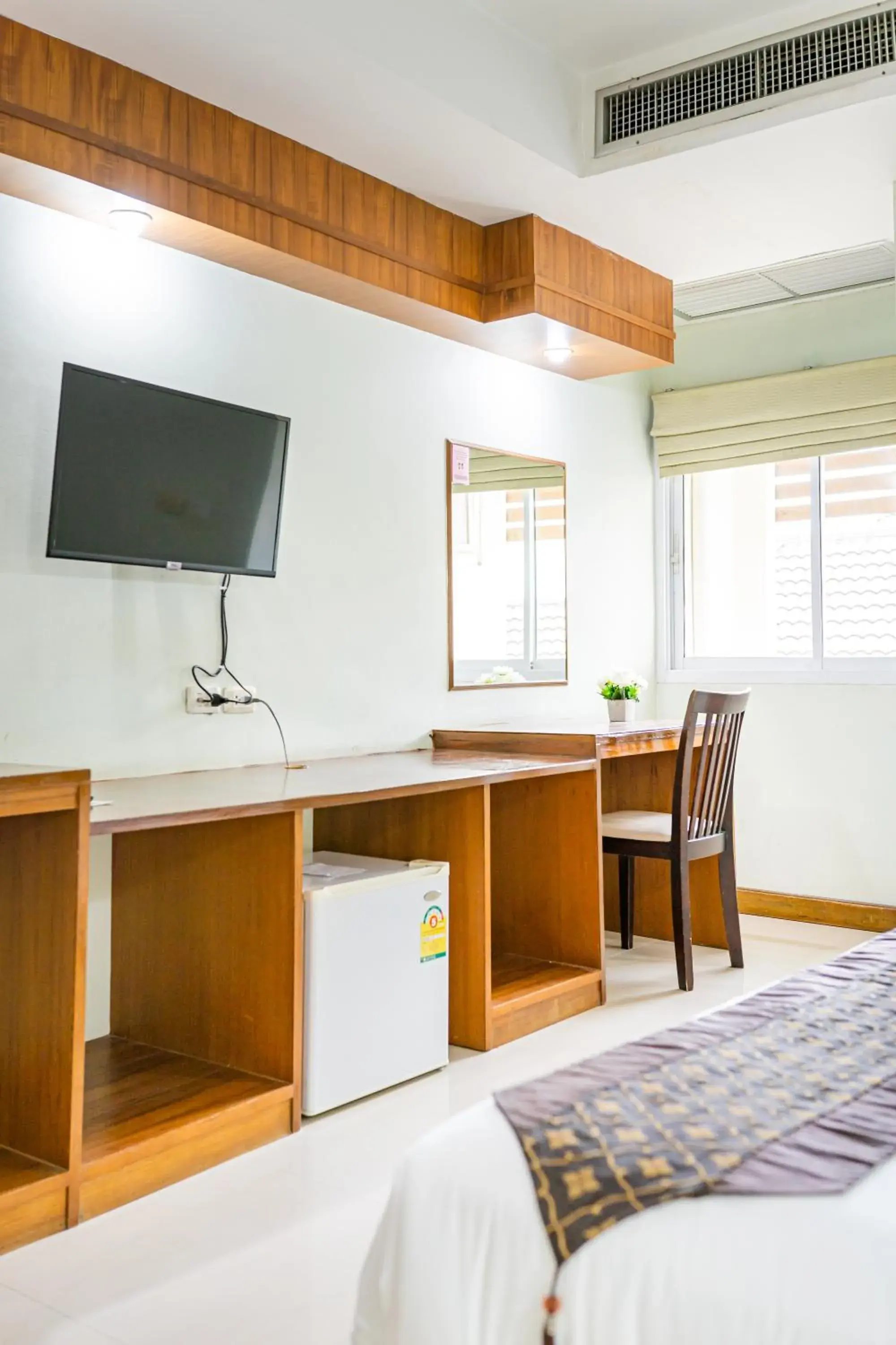 TV and multimedia, Bed in Sirin Hotel & Resident TV and multimedia, Bed in Sirin Hotel & Resident