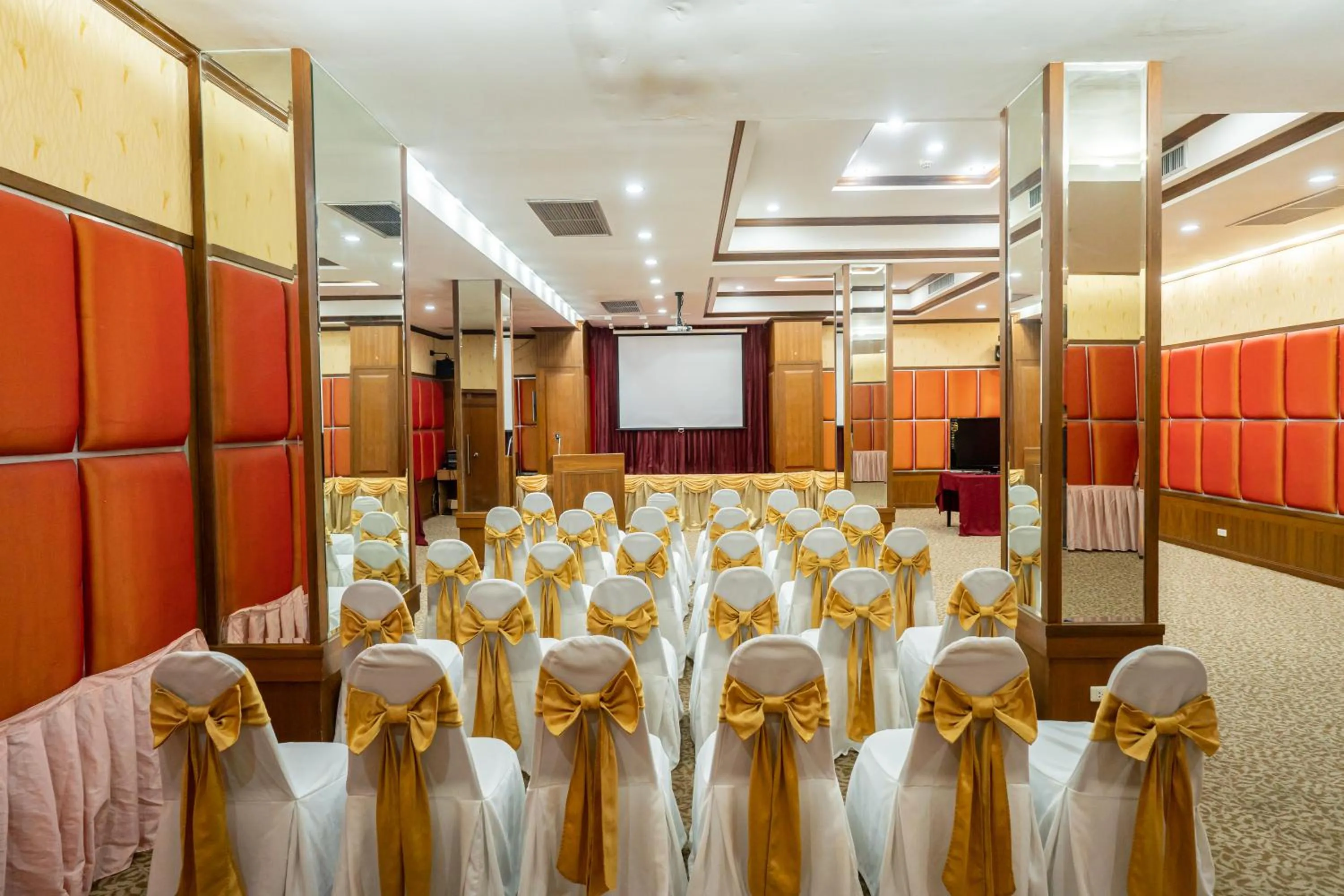 Meeting/conference room in Sirin Hotel & Resident