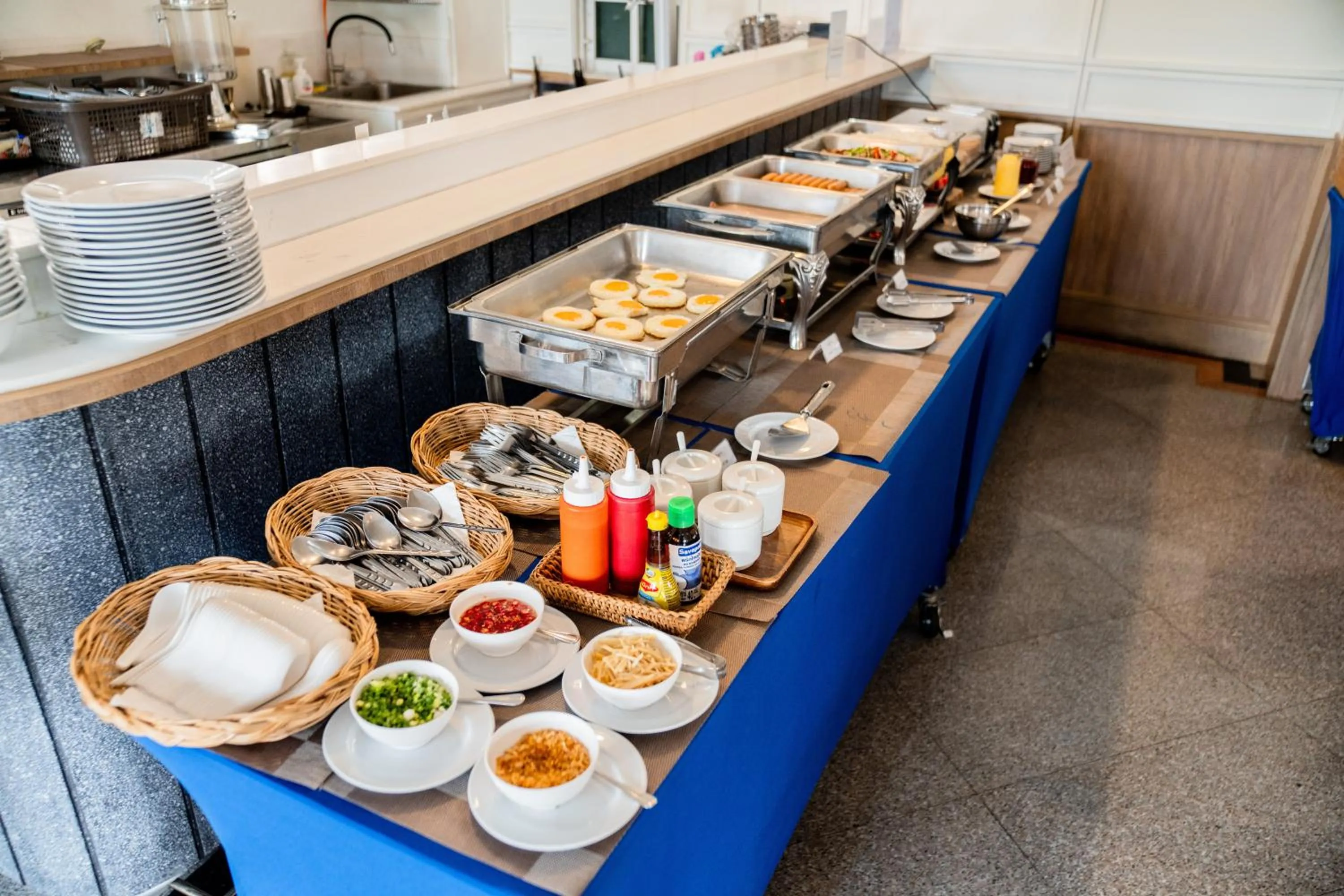 Food and drinks in Sirin Hotel & Resident