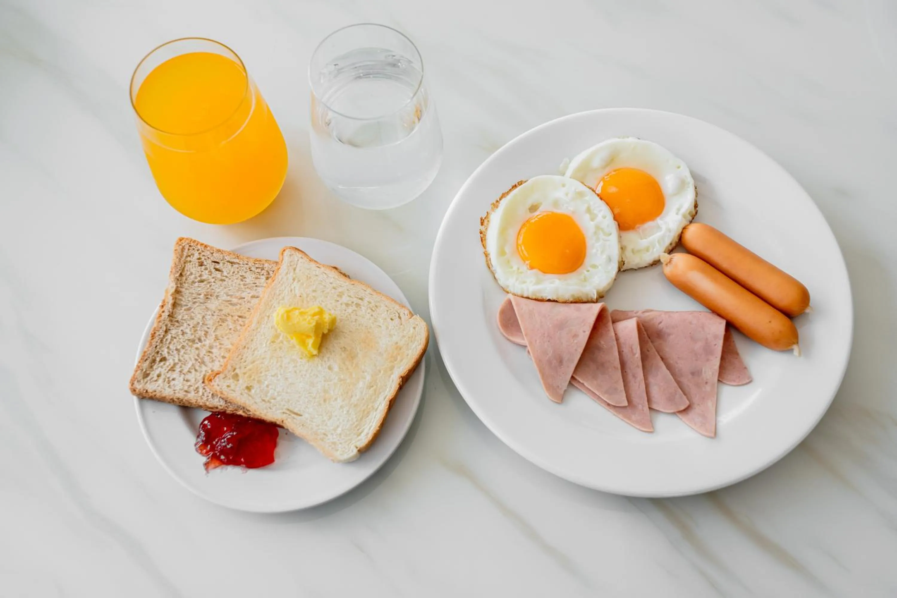 Food and drinks in Sirin Hotel & Resident