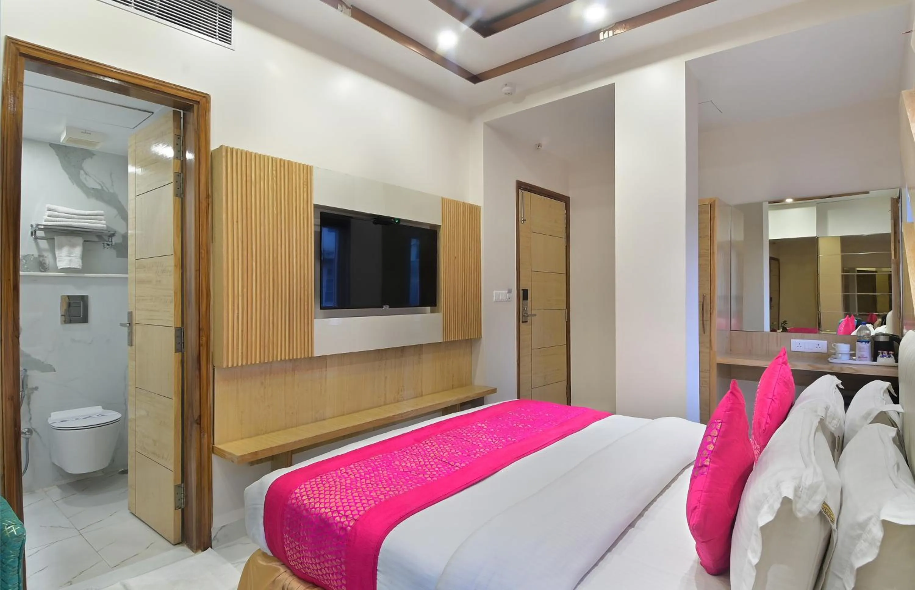 TV and multimedia, Bed in Aman International-A New Unit of Aman Continental