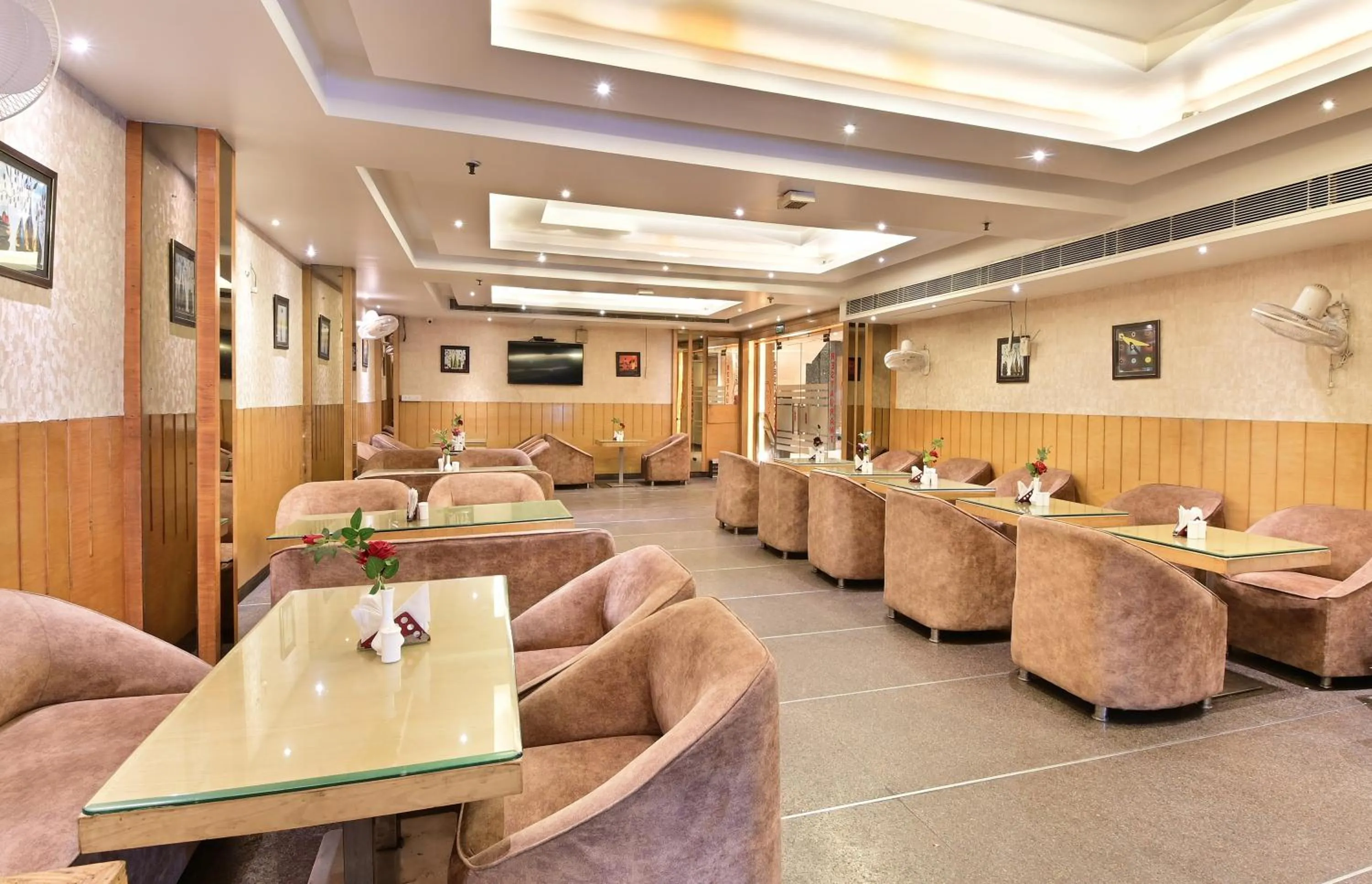 Restaurant/places to eat in Aman International-A New Unit of Aman Continental