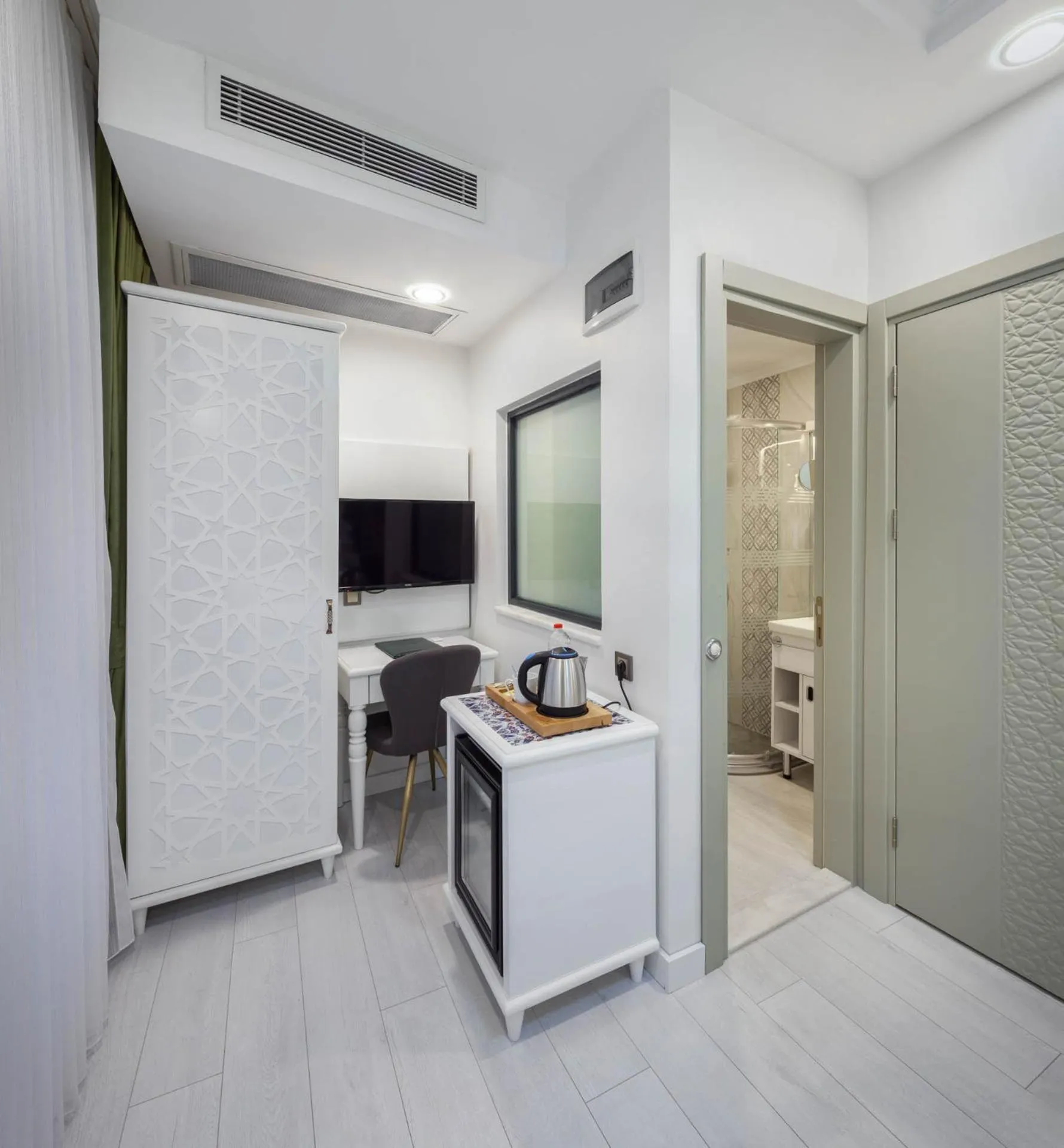 TV and multimedia in OBAHAN HOTEL-Special Class