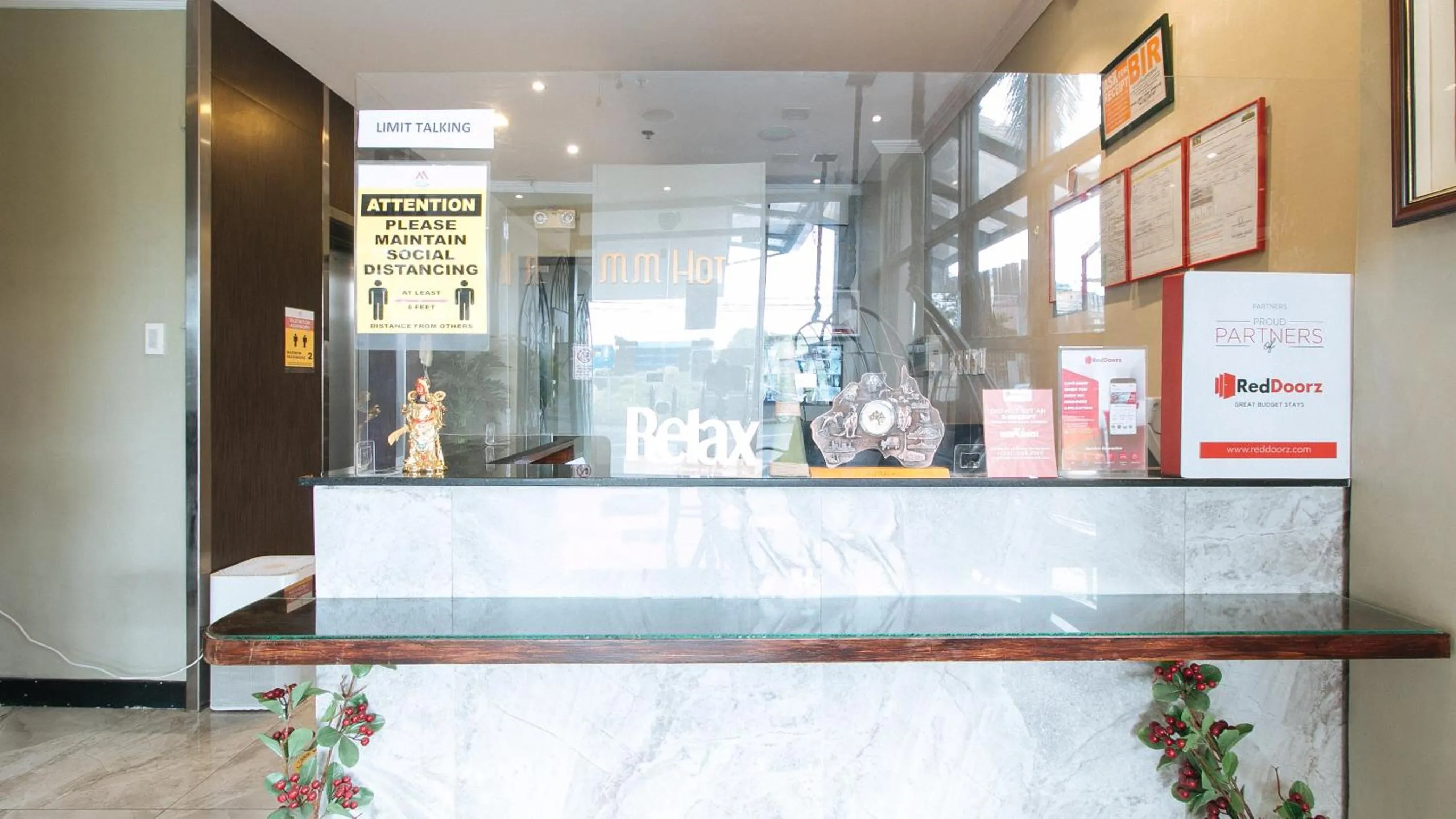 Lobby or reception in RedDoorz Plus at MM Hotel Las Pinas former RedDoorz Plus Near Bamboo Organ