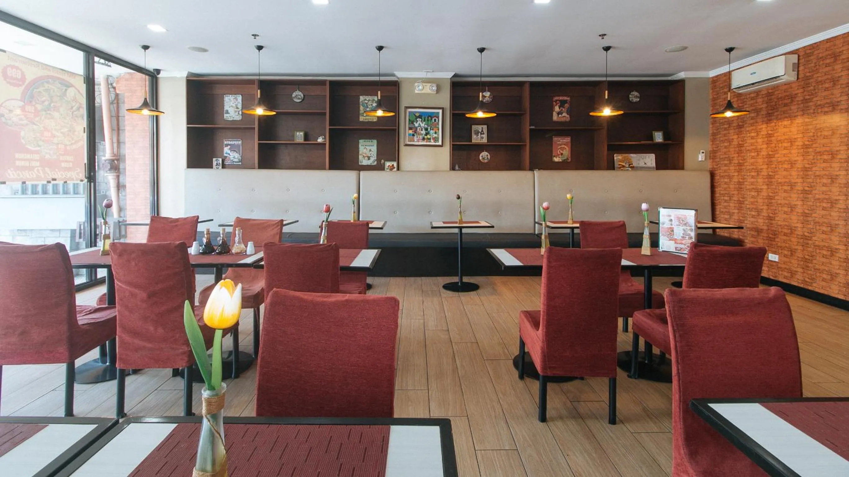 Restaurant/places to eat in RedDoorz Plus at MM Hotel Las Pinas former RedDoorz Plus Near Bamboo Organ