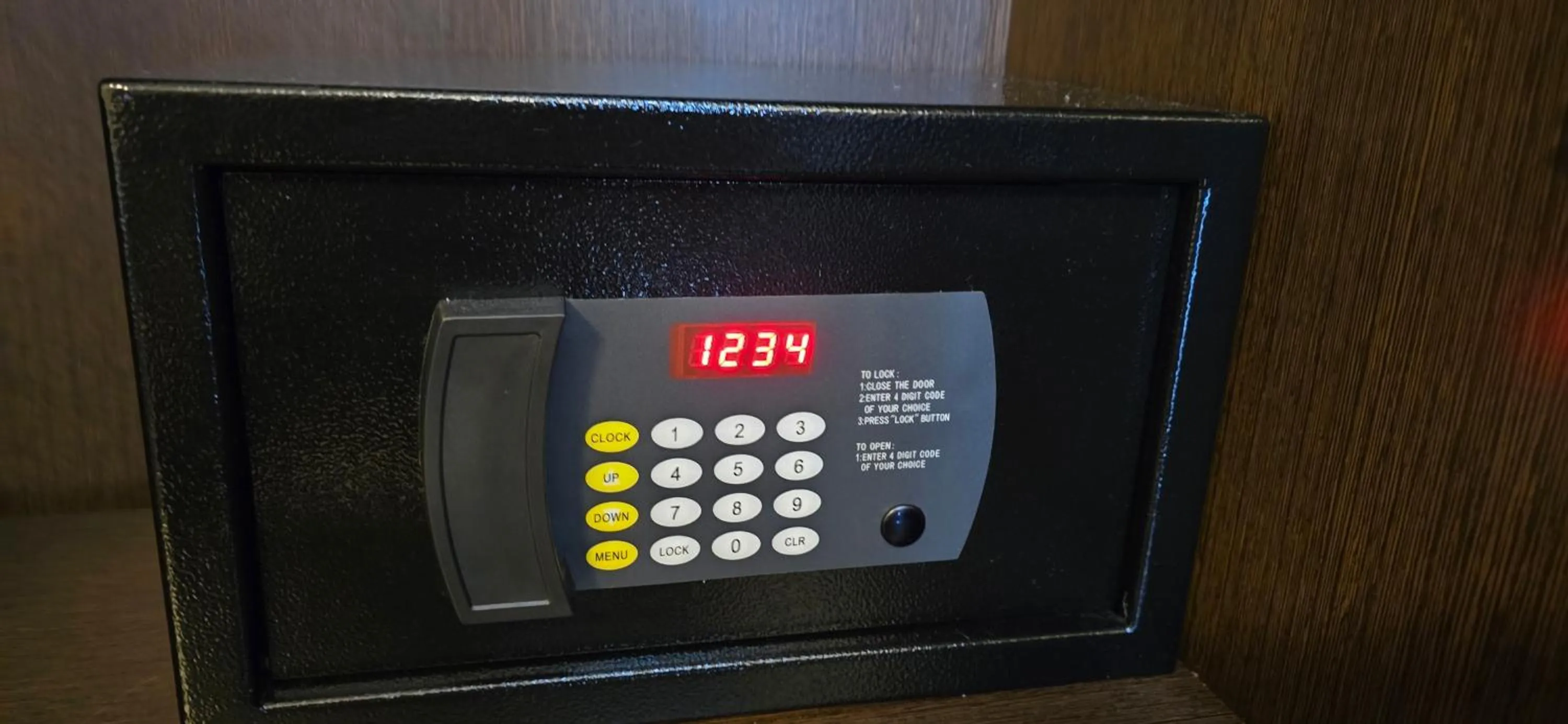 safe in Hôtel Croix des Bretons - Lourdes Pyrénées