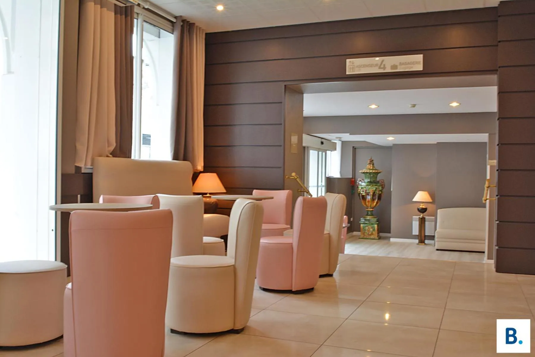 Living room in Hôtel Croix des Bretons - Lourdes Pyrénées