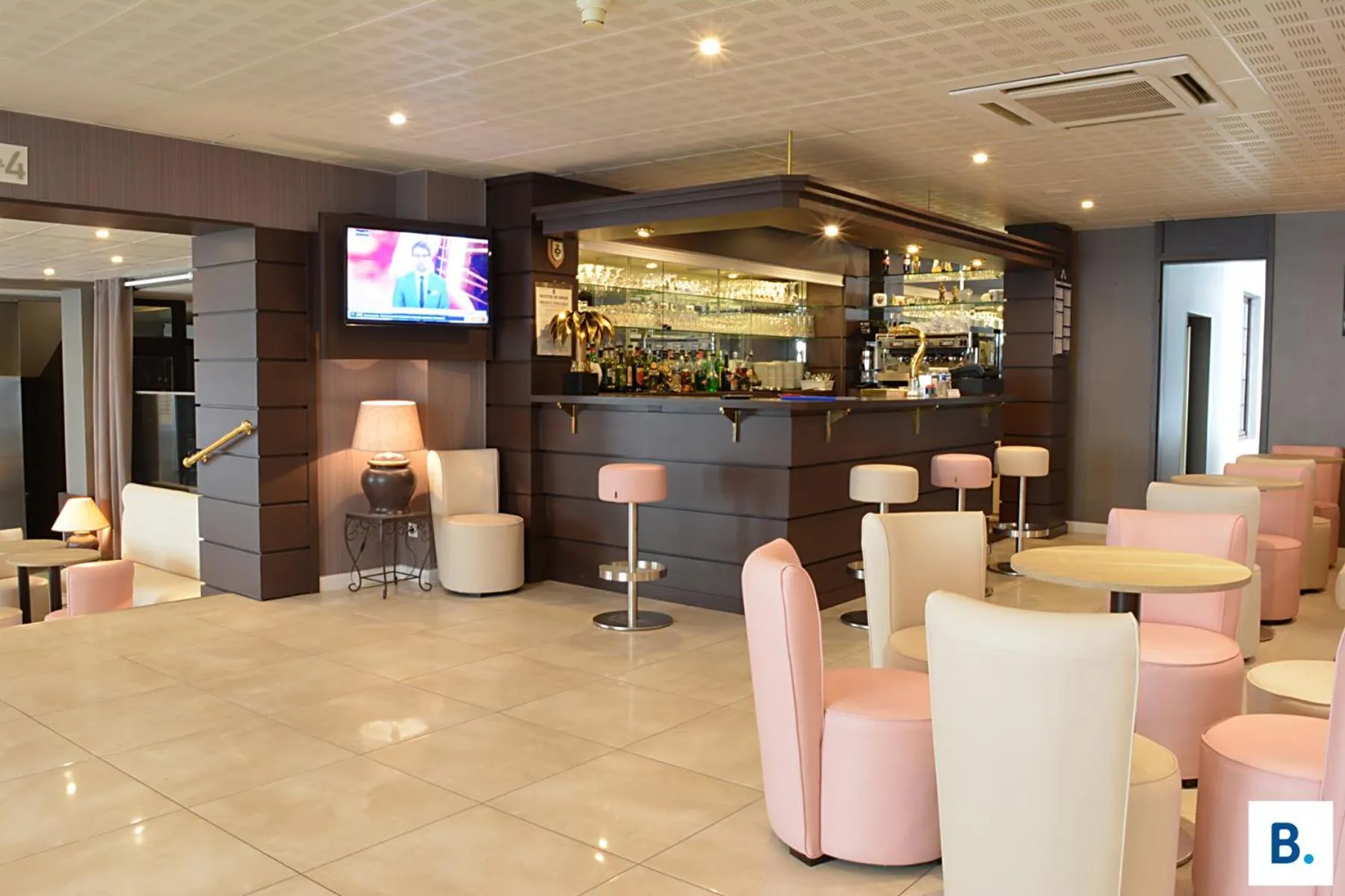 Lounge or bar in Hôtel Croix des Bretons - Lourdes Pyrénées