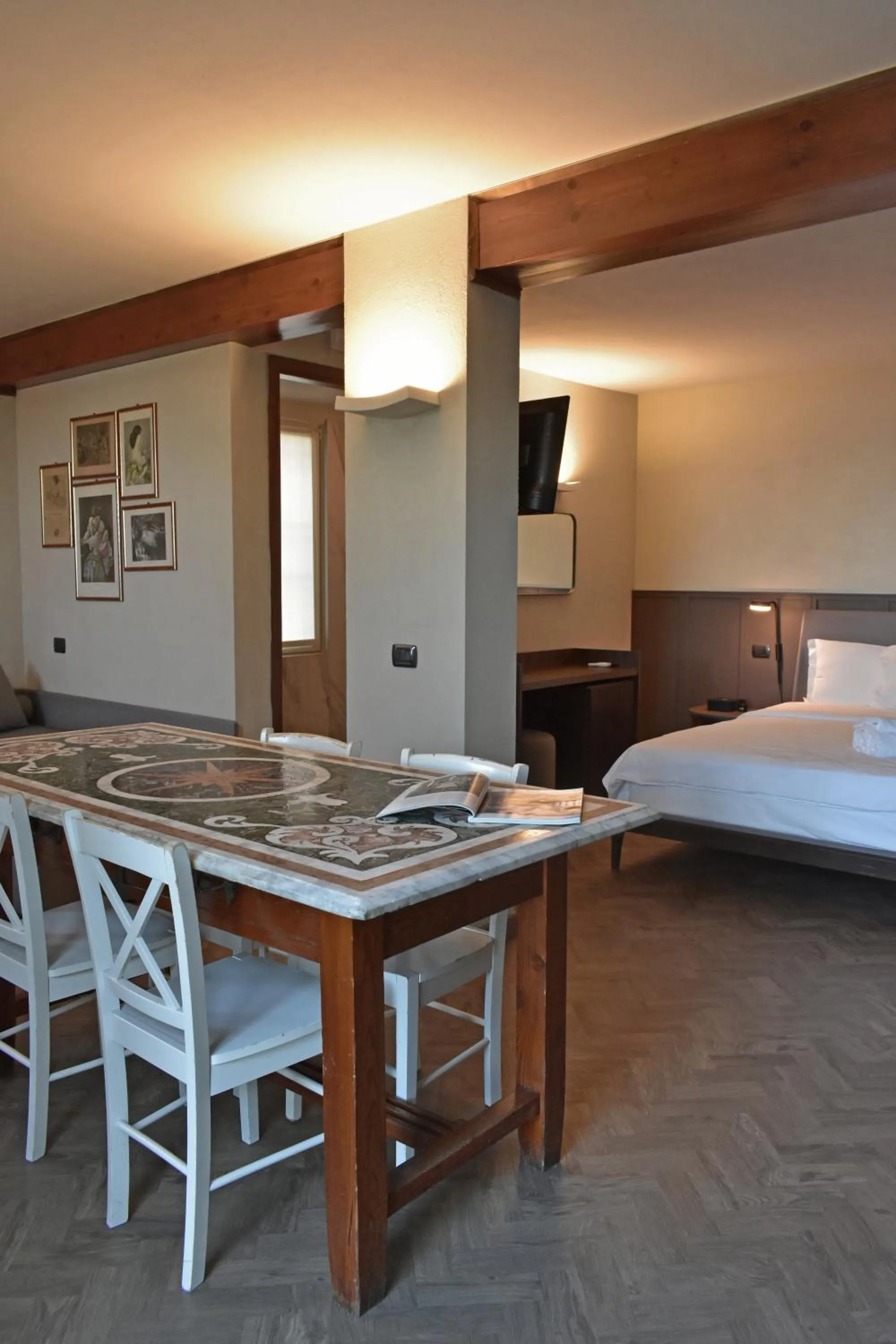Photo of the whole room, Bed in Villa Pioppi Hotel