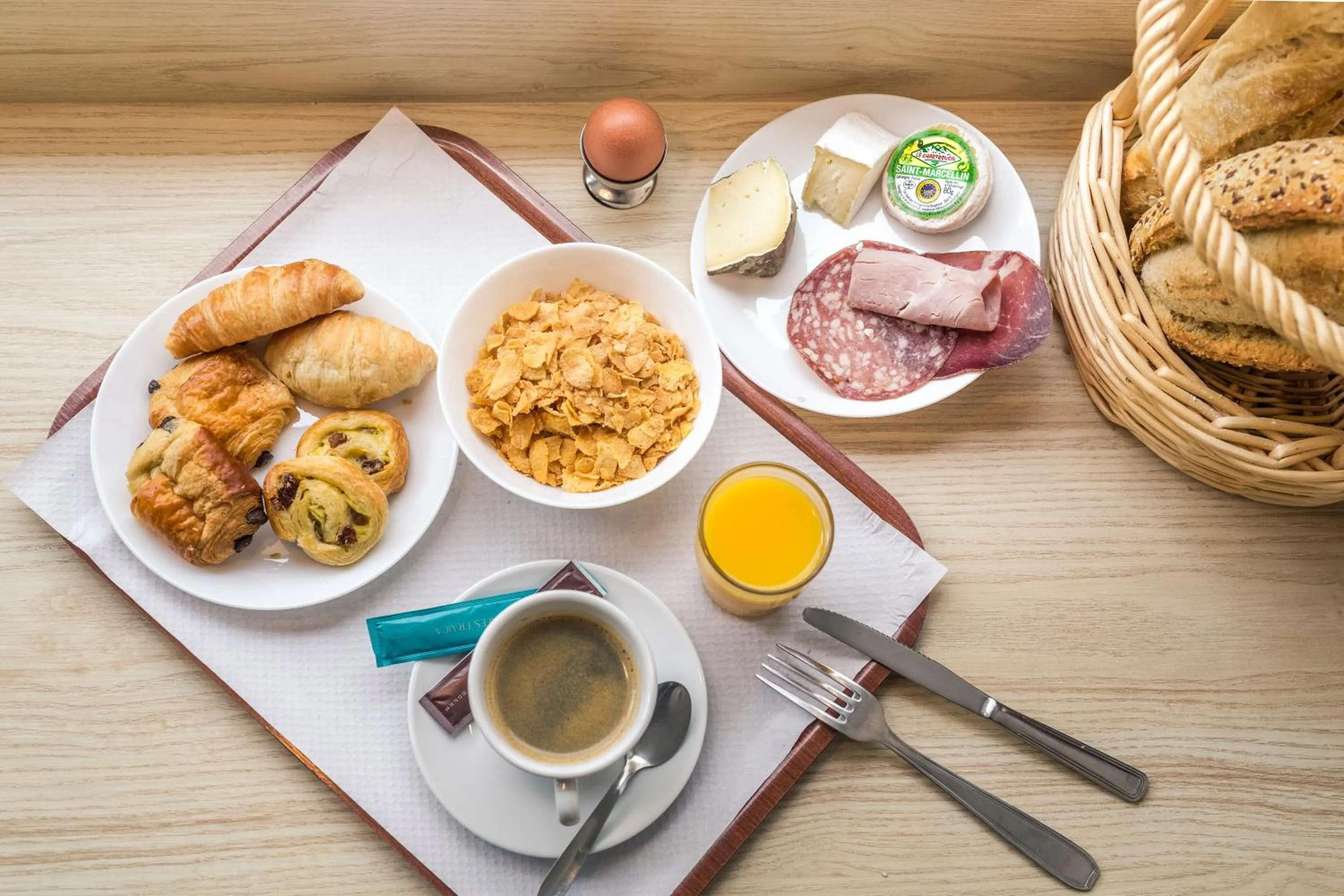 Buffet breakfast in greet hotel Grenoble Centre Gare