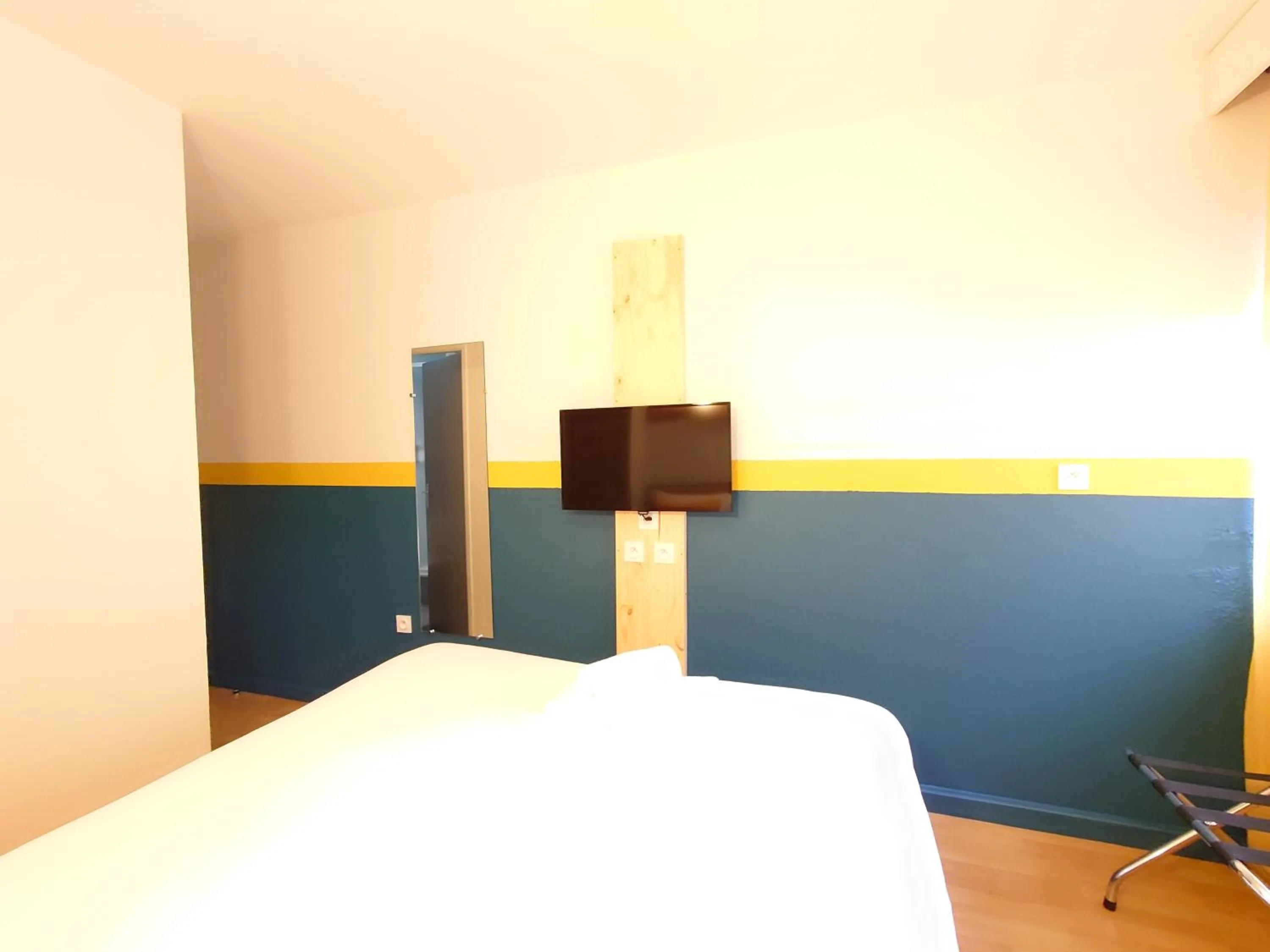 Bed in greet hotel Grenoble Centre Gare