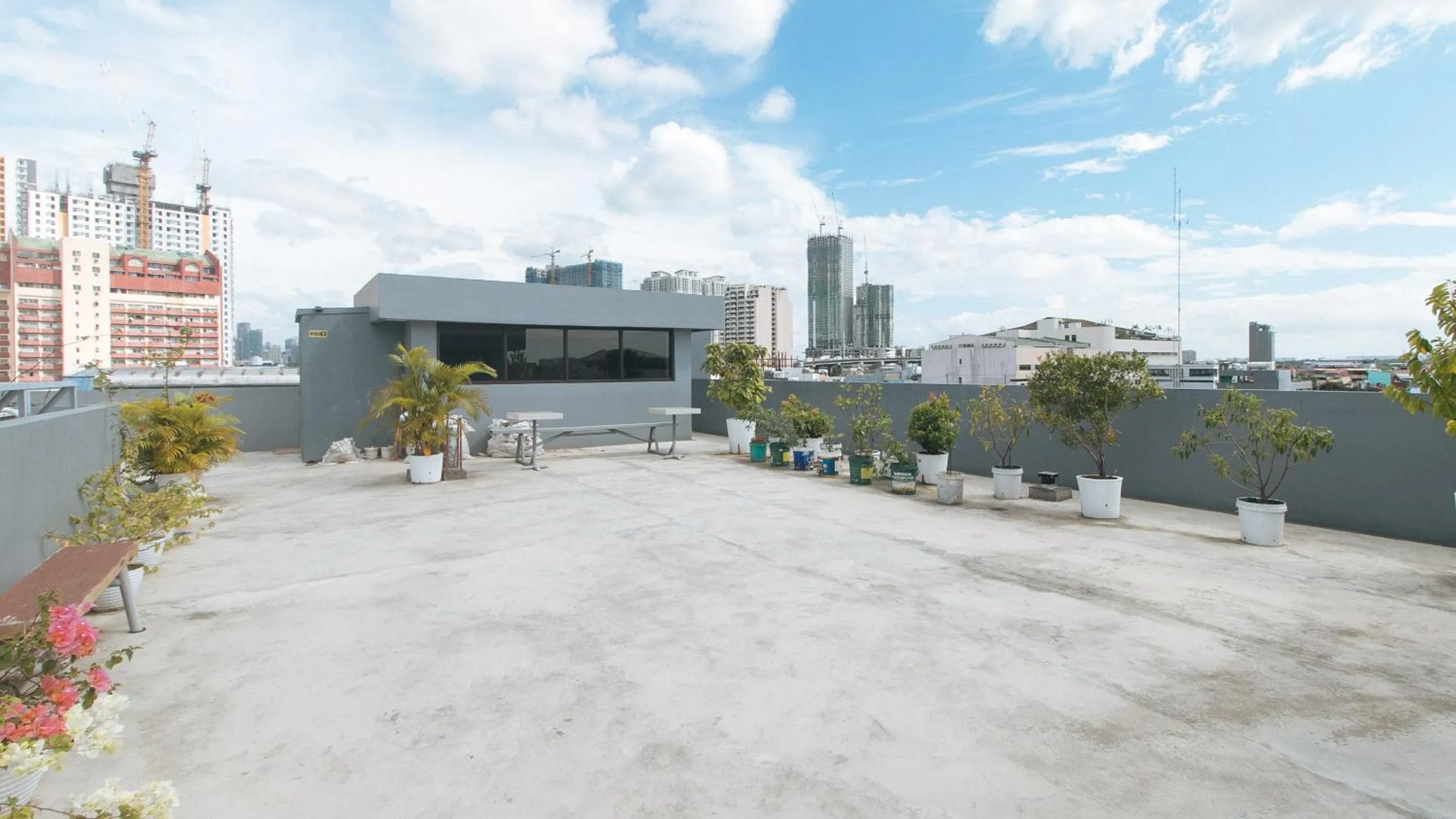 Balcony/Terrace in RedDoorz Plus at Evangelista Street Makati