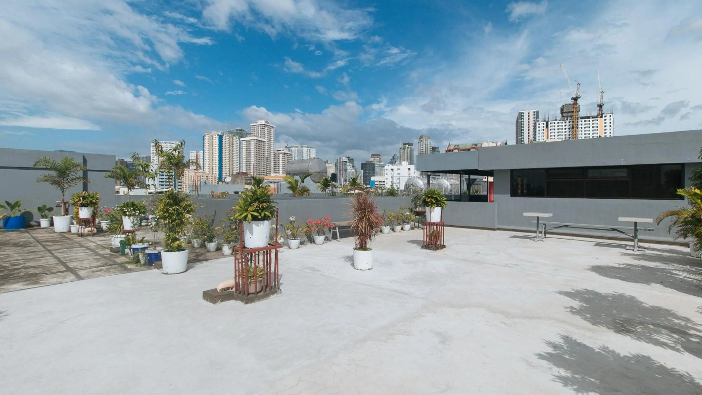 Balcony/Terrace in RedDoorz Plus at Evangelista Street Makati