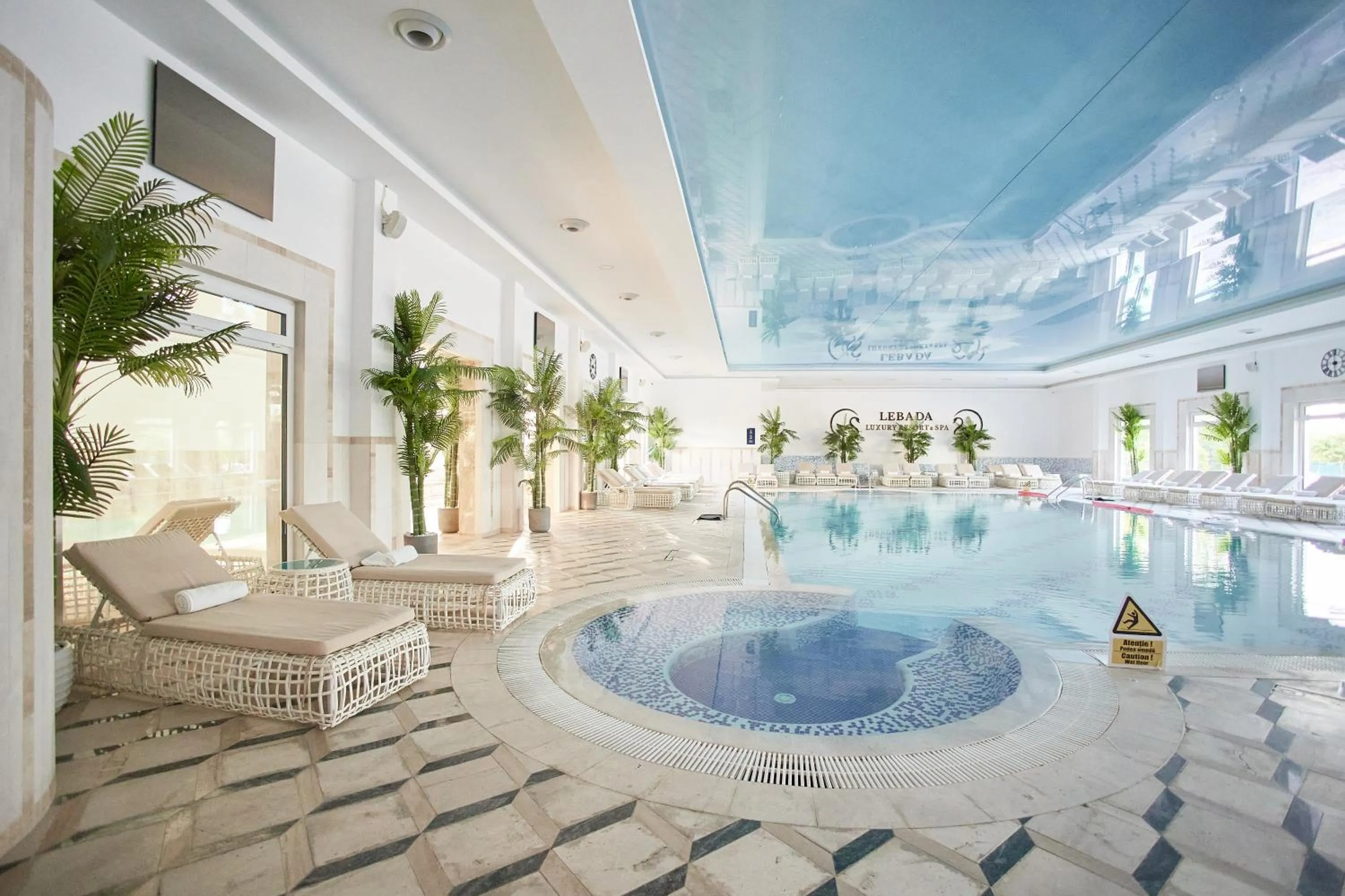 Swimming pool in Lebada Luxury Resort & Spa