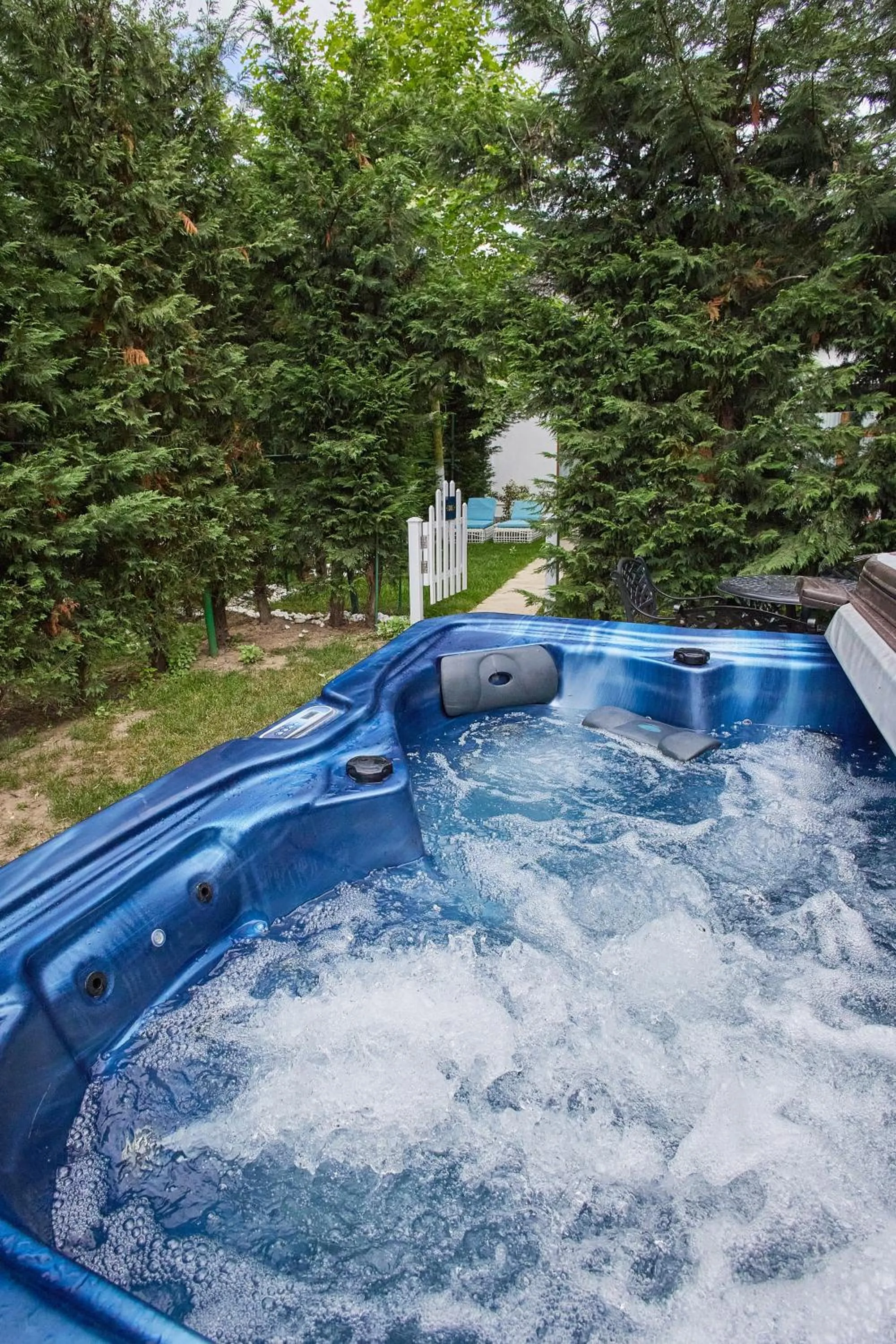 Hot Tub in Lebada Luxury Resort & Spa