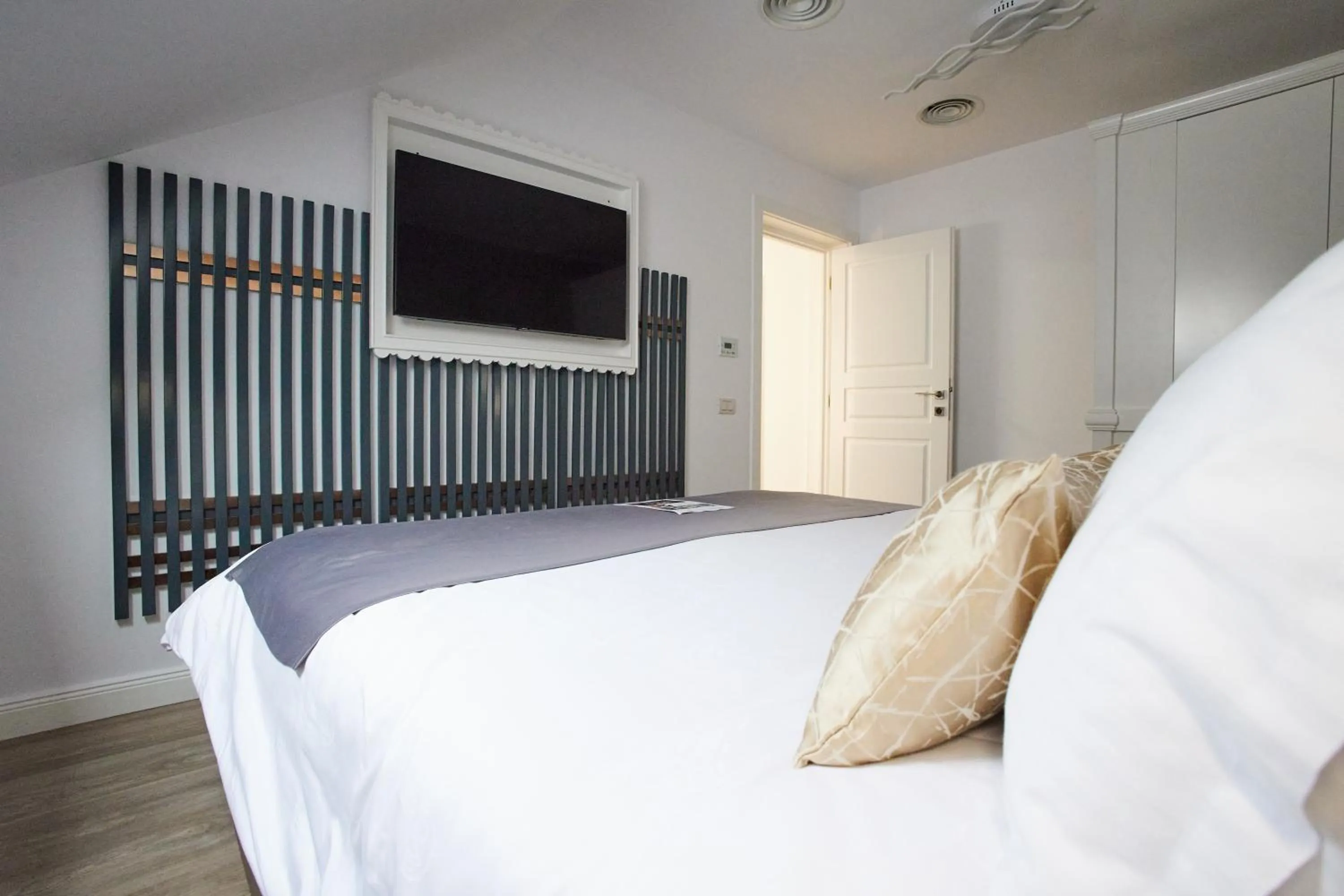 Bed in Lebada Luxury Resort & Spa