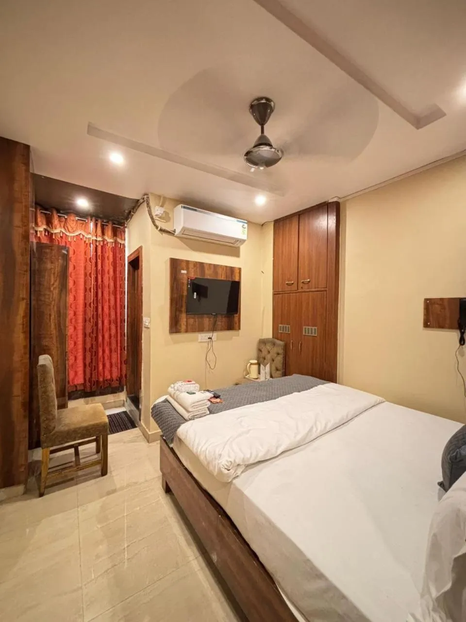 Bed in Hotel Ashoka Ganages