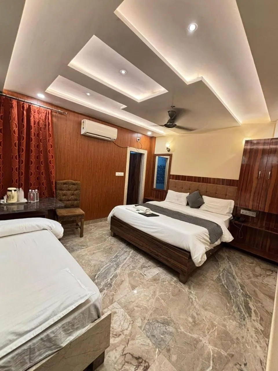 Deluxe Triple Room in Hotel Ashoka Ganages