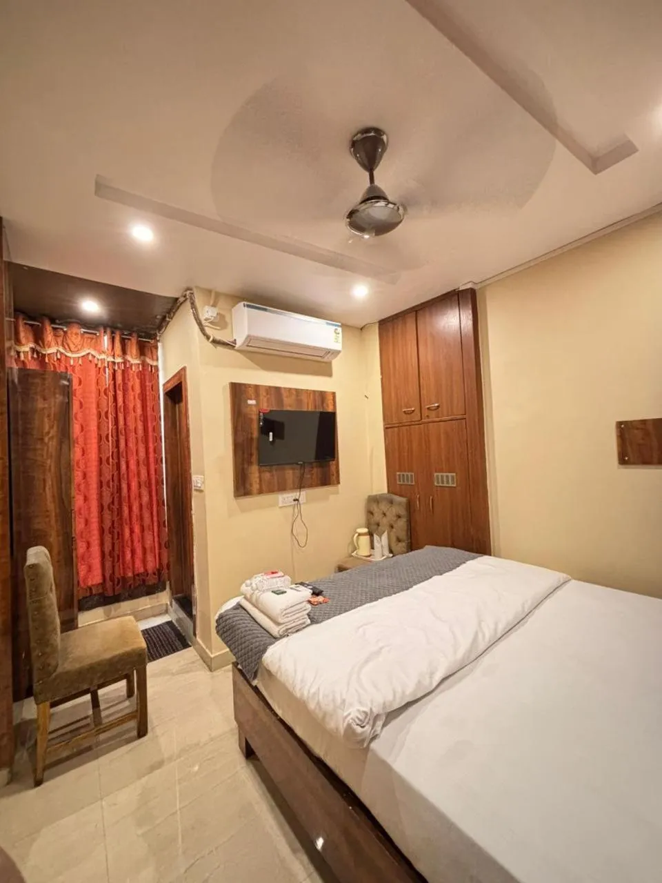 Bed in Hotel Ashoka Ganages