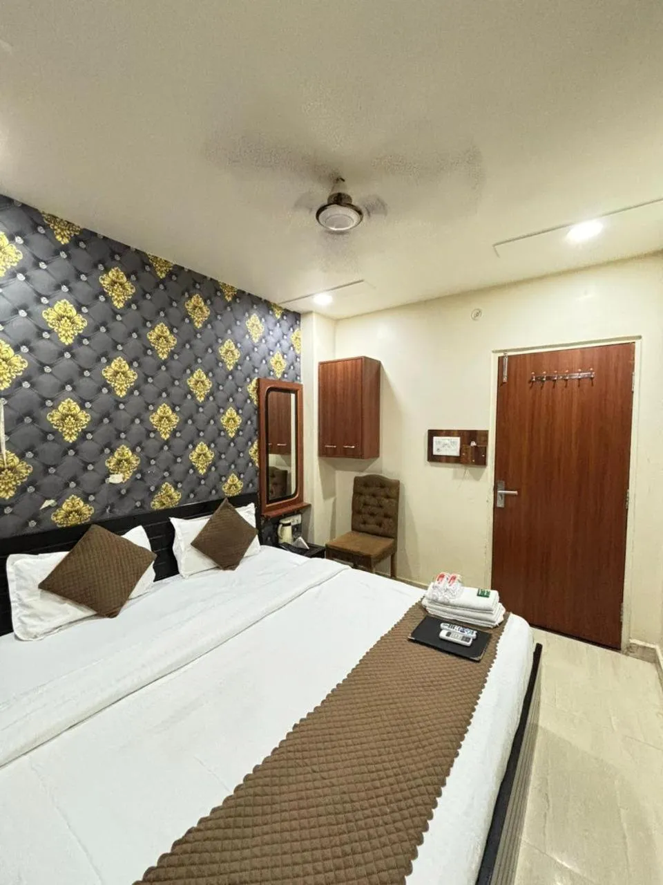 Bed in Hotel Ashoka Ganages