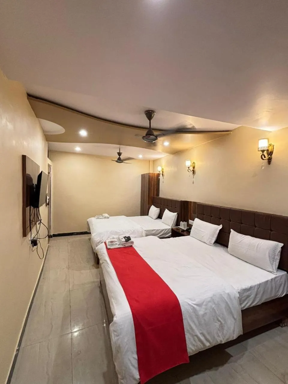 Bed in Hotel Ashoka Ganages