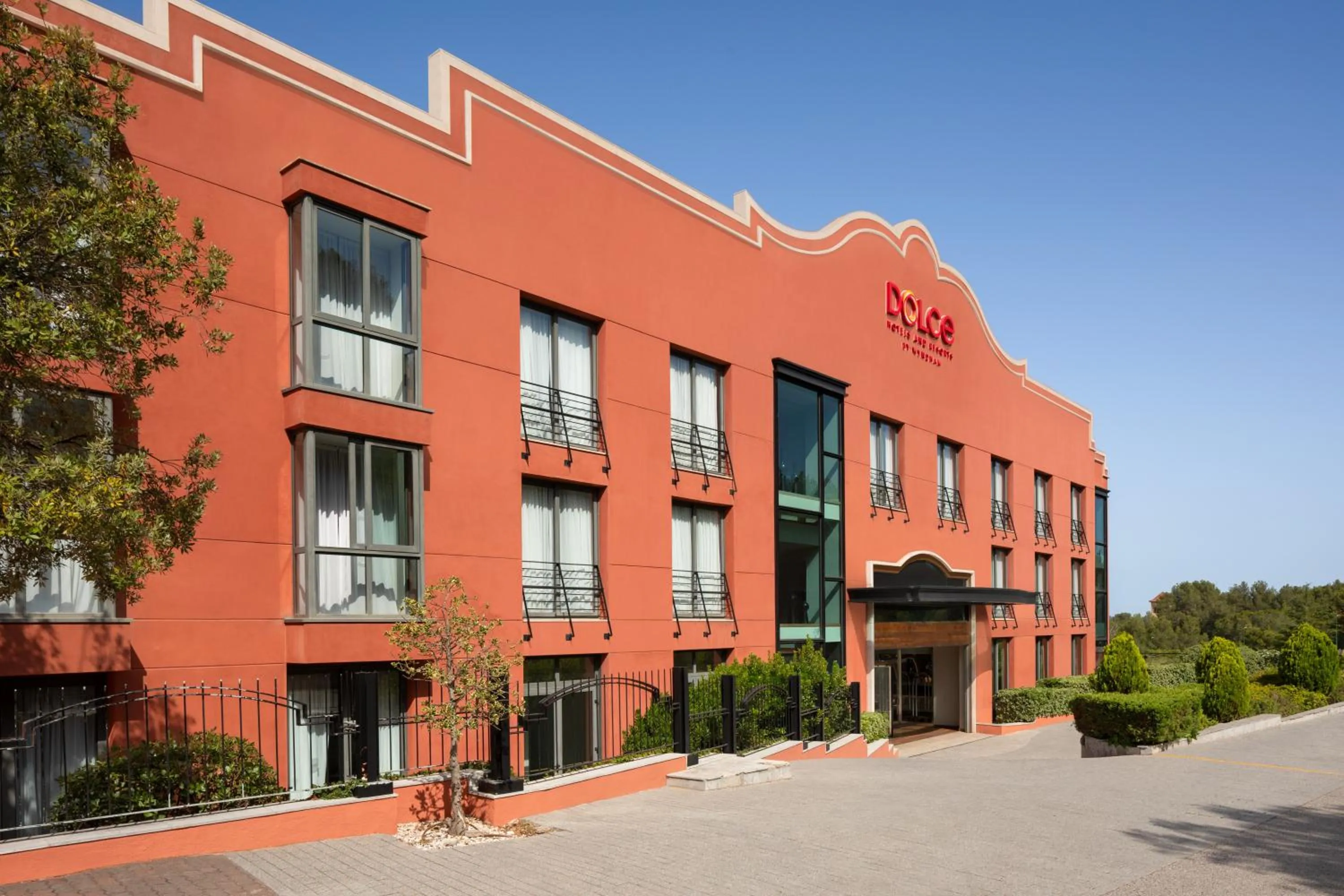 Facade/entrance in Dolce by Wyndham Barcelona Resort