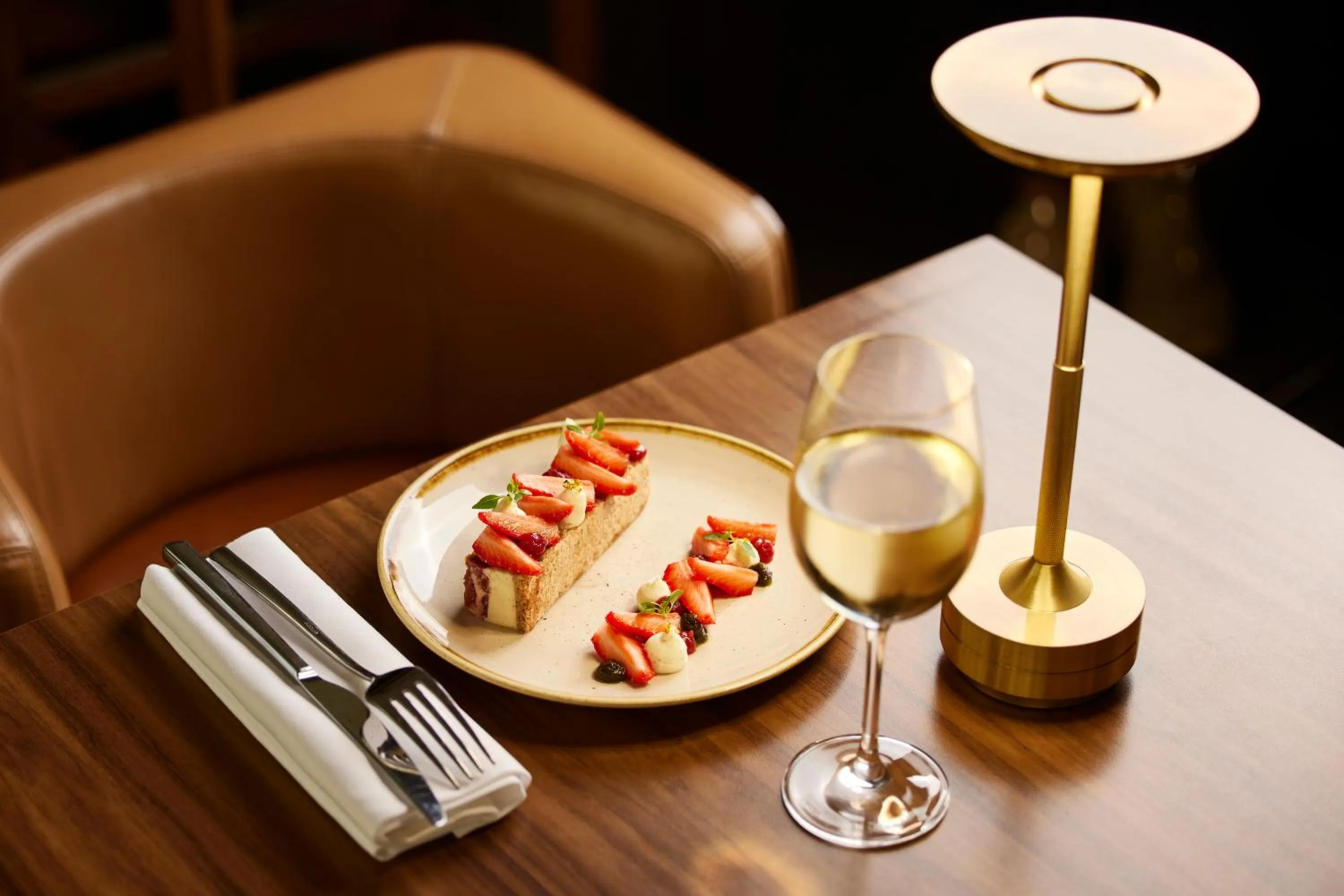 Restaurant/places to eat in Sofitel Paris Arc De Triomphe