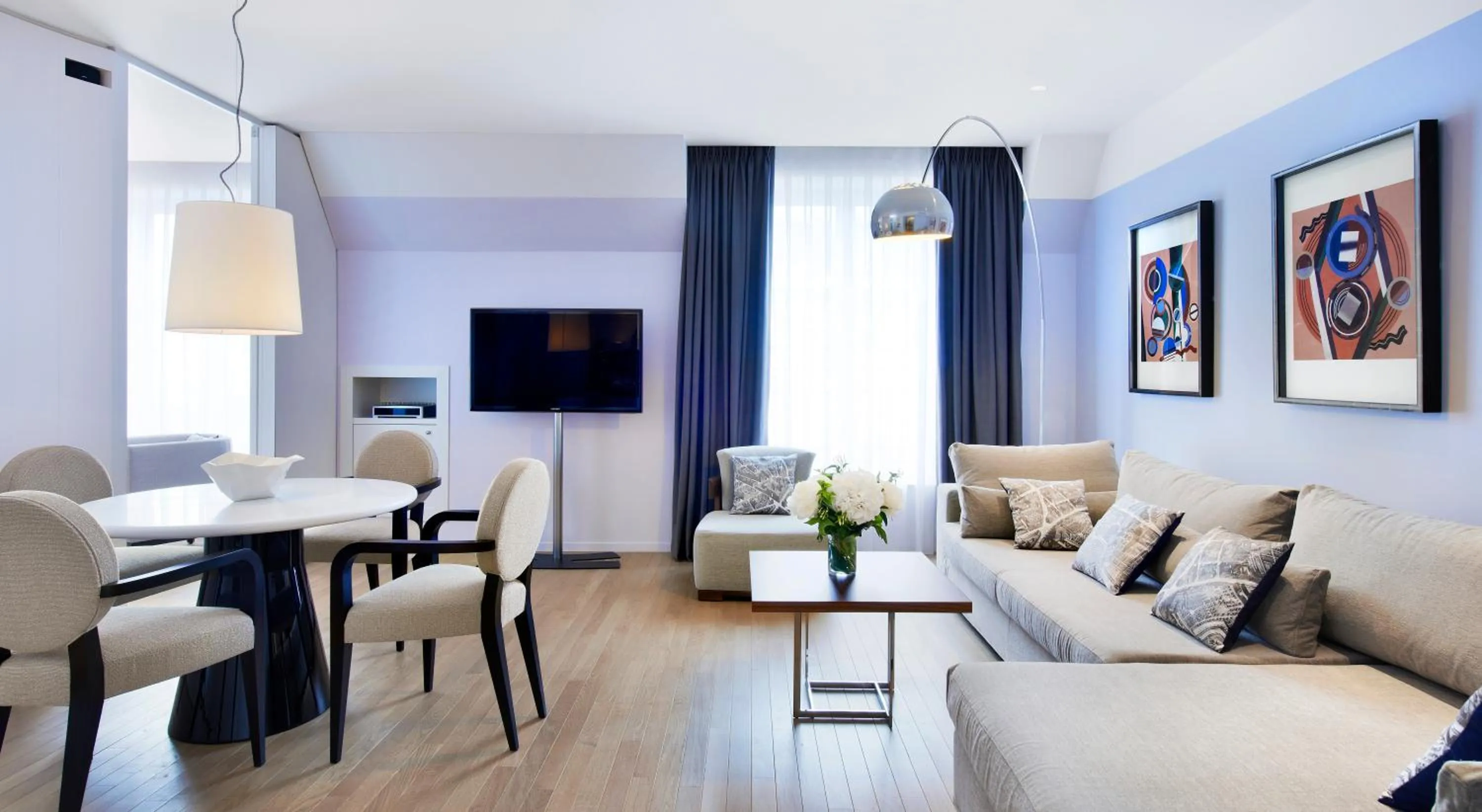 Living room in Sofitel Paris Arc De Triomphe