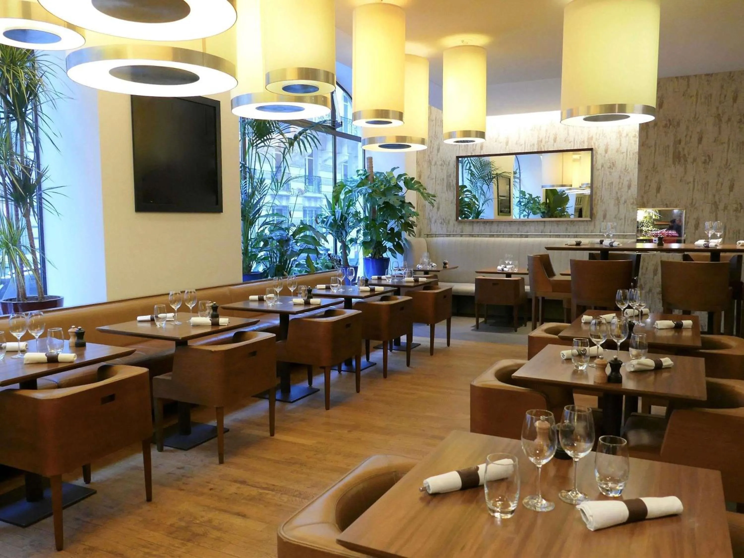 Property building in Sofitel Paris Arc De Triomphe