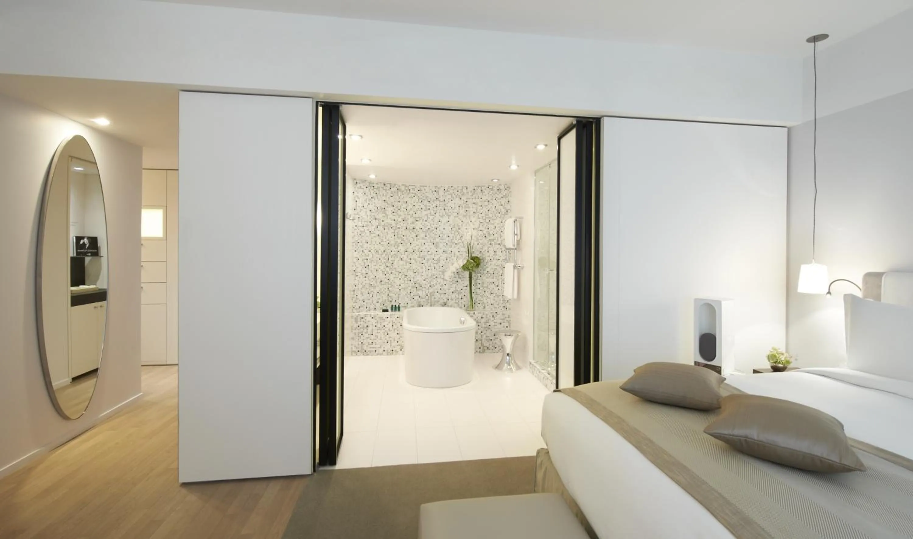 Bedroom, Bed in Sofitel Paris Arc De Triomphe