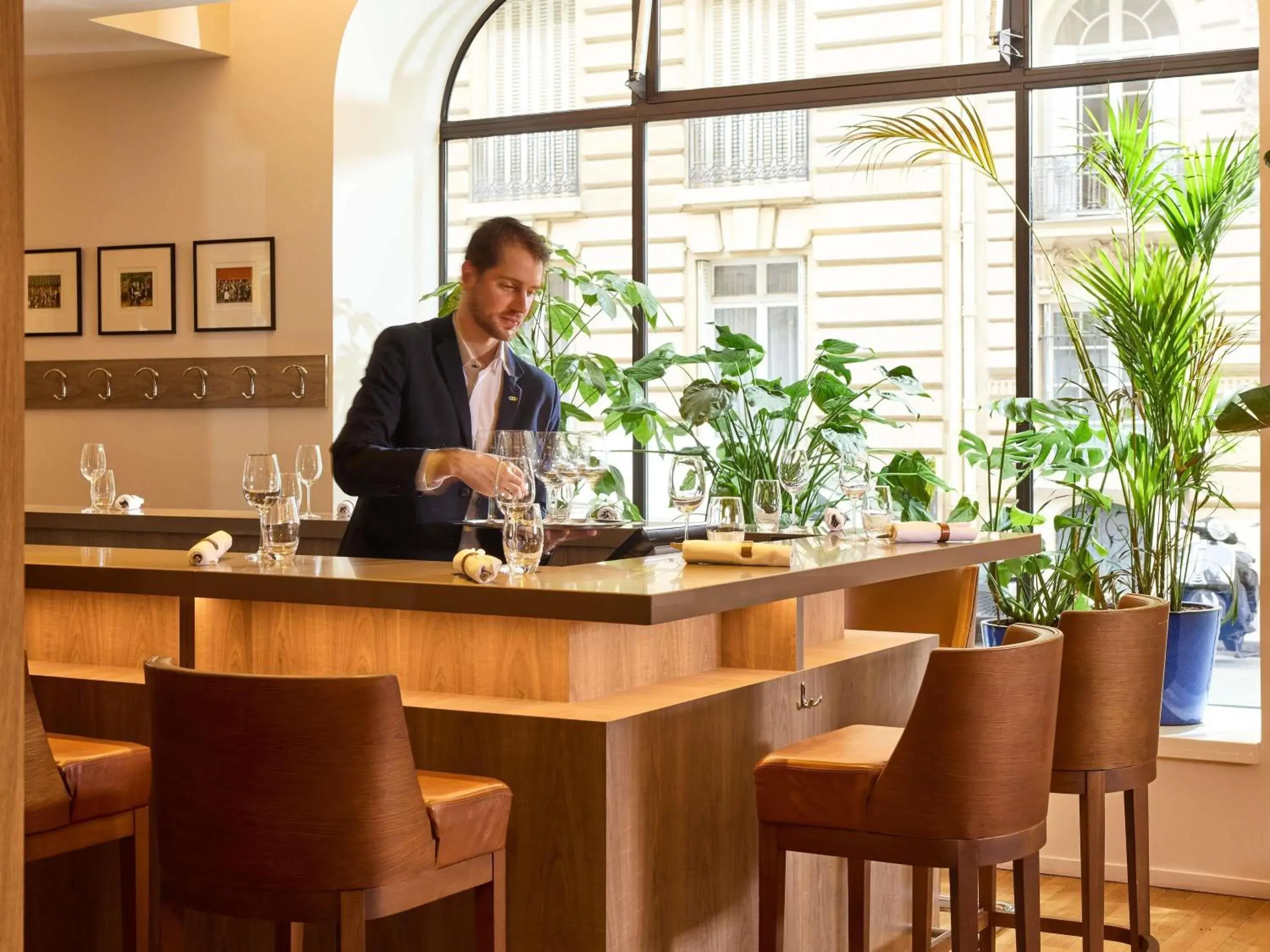 Restaurant/places to eat in Sofitel Paris Arc De Triomphe Restaurant/places to eat in Sofitel Paris Arc De Triomphe