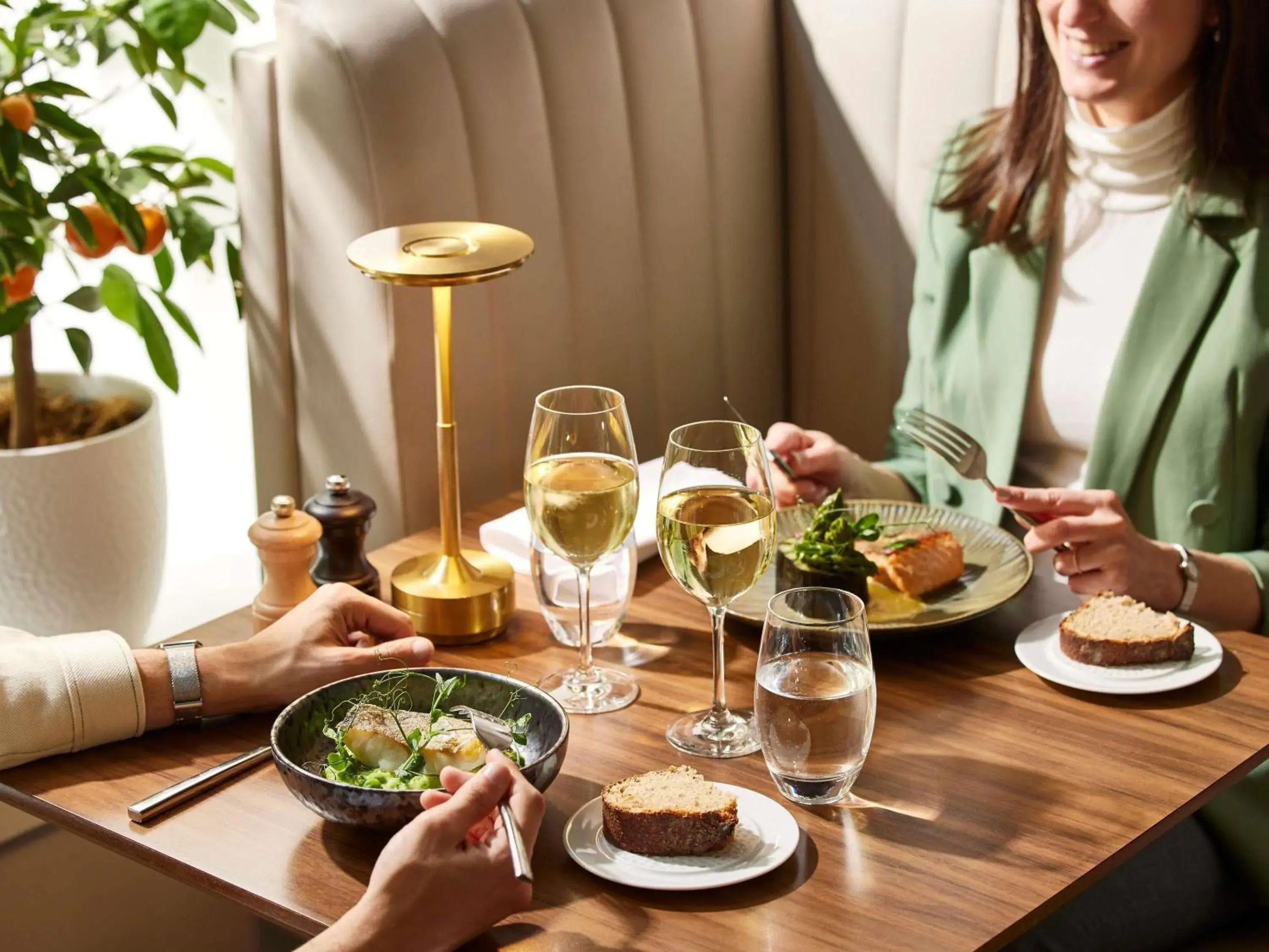 Restaurant/places to eat in Sofitel Paris Arc De Triomphe Restaurant/places to eat in Sofitel Paris Arc De Triomphe