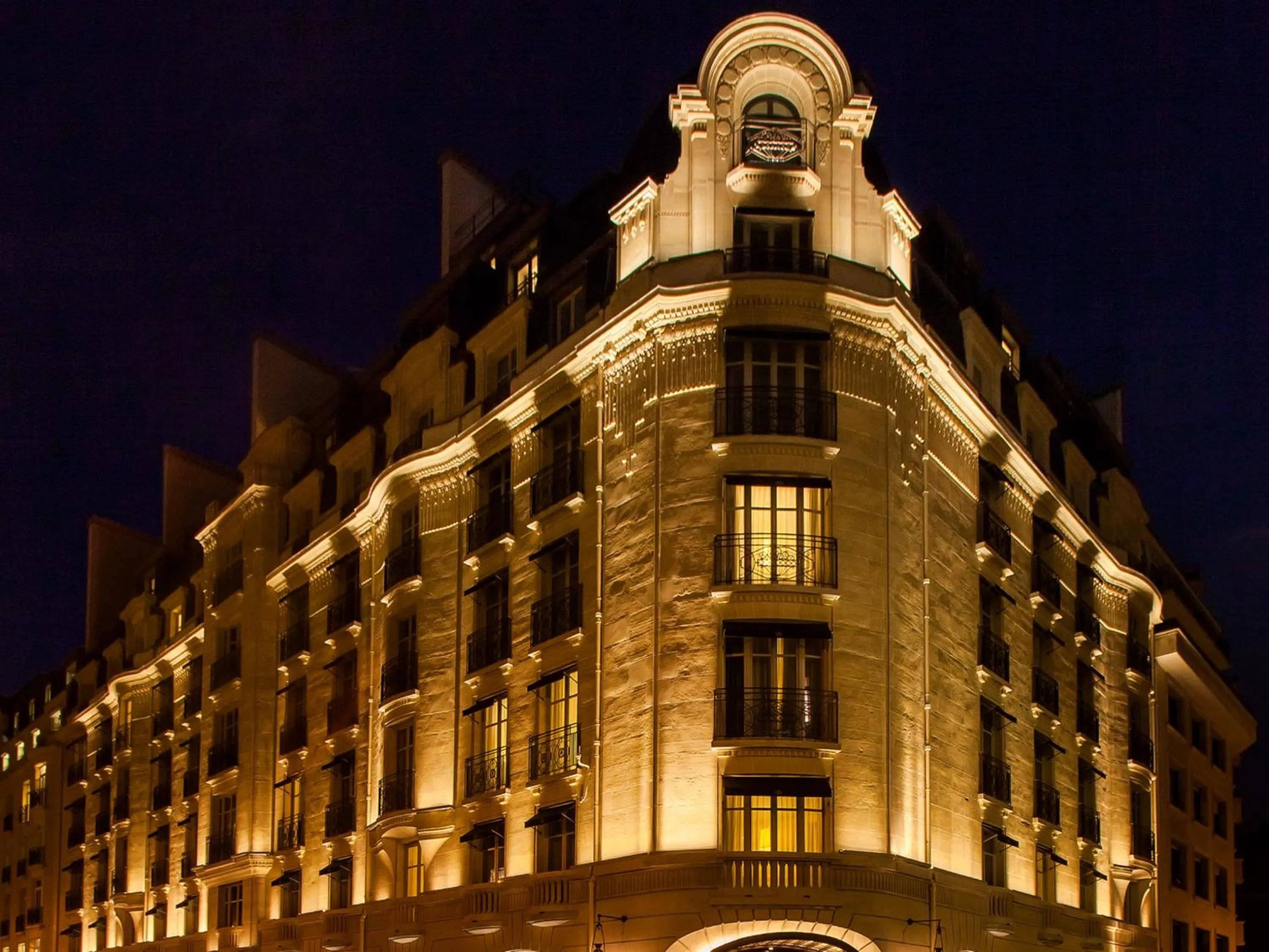 Property building in Sofitel Paris Arc De Triomphe