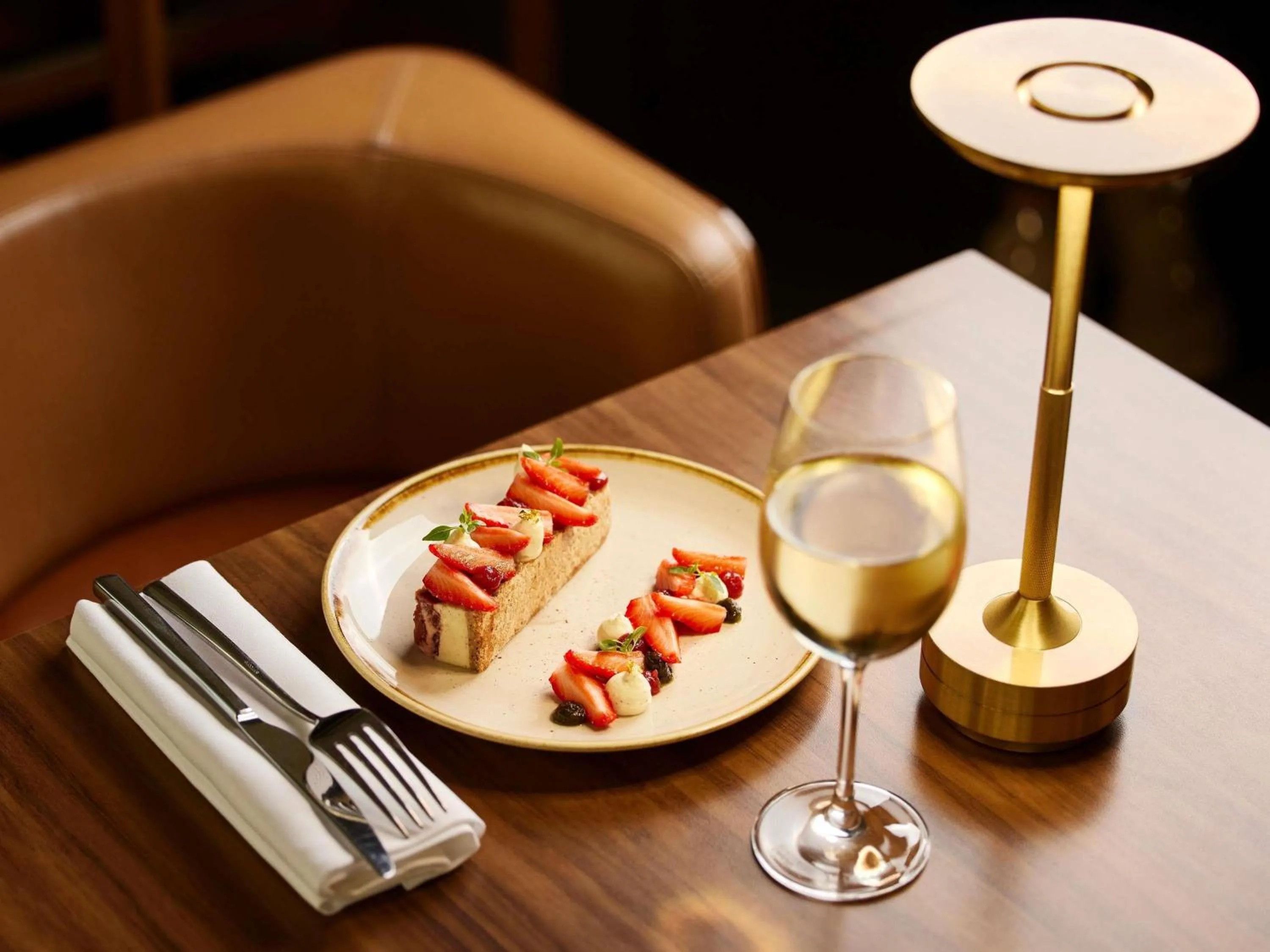 Restaurant/places to eat in Sofitel Paris Arc De Triomphe