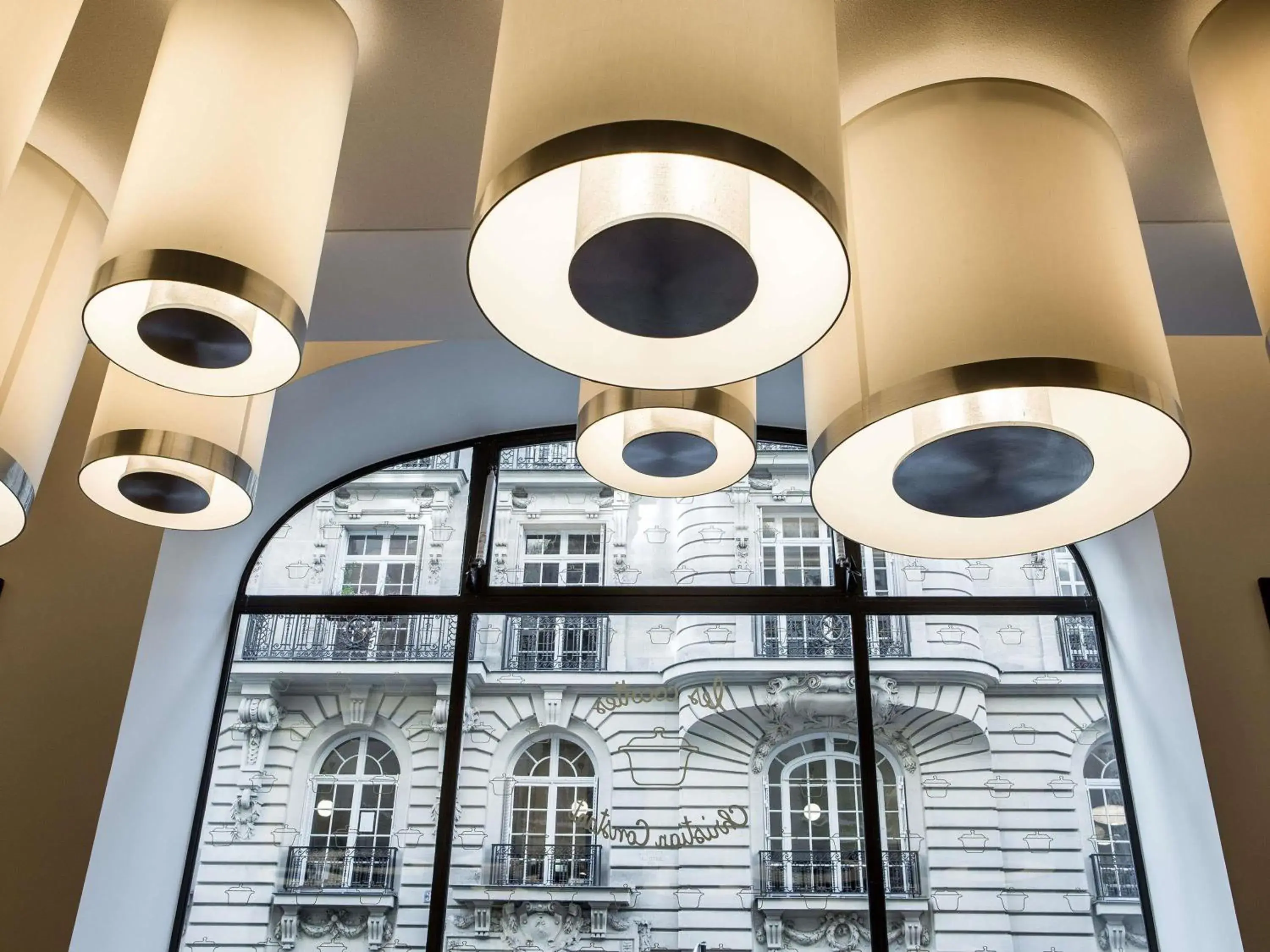 Restaurant/places to eat in Sofitel Paris Arc De Triomphe Restaurant/places to eat in Sofitel Paris Arc De Triomphe