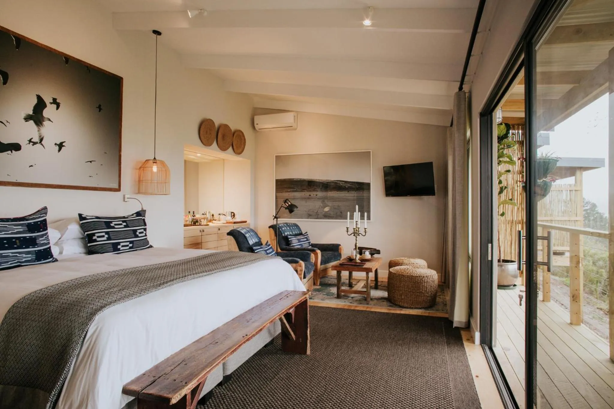 Bed in Emily Moon River Lodge