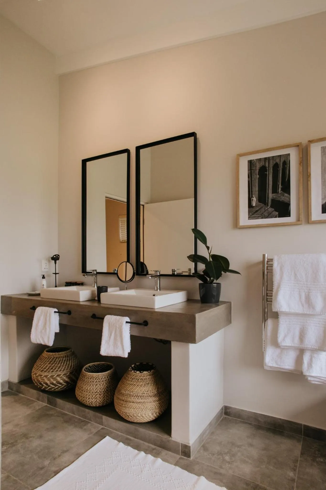 Emily Moon River Lodge