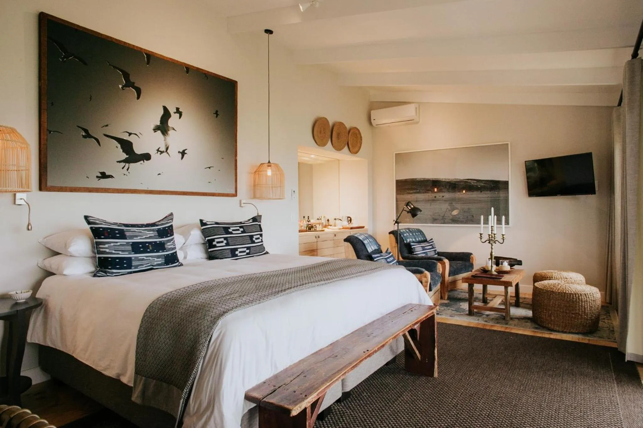 Bed in Emily Moon River Lodge