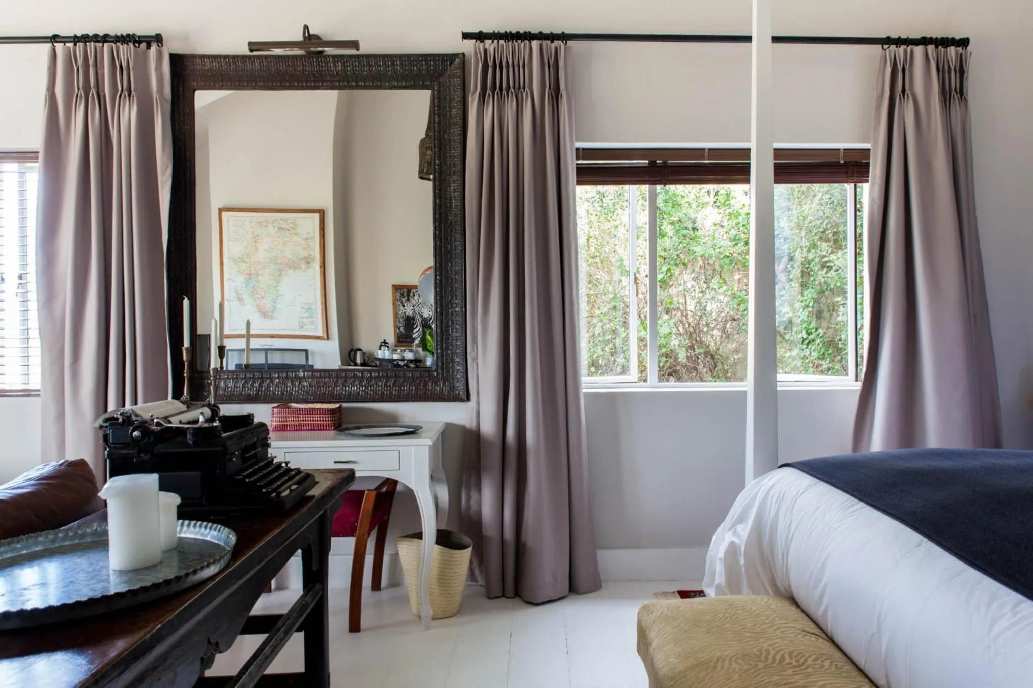 Bed in Emily Moon River Lodge