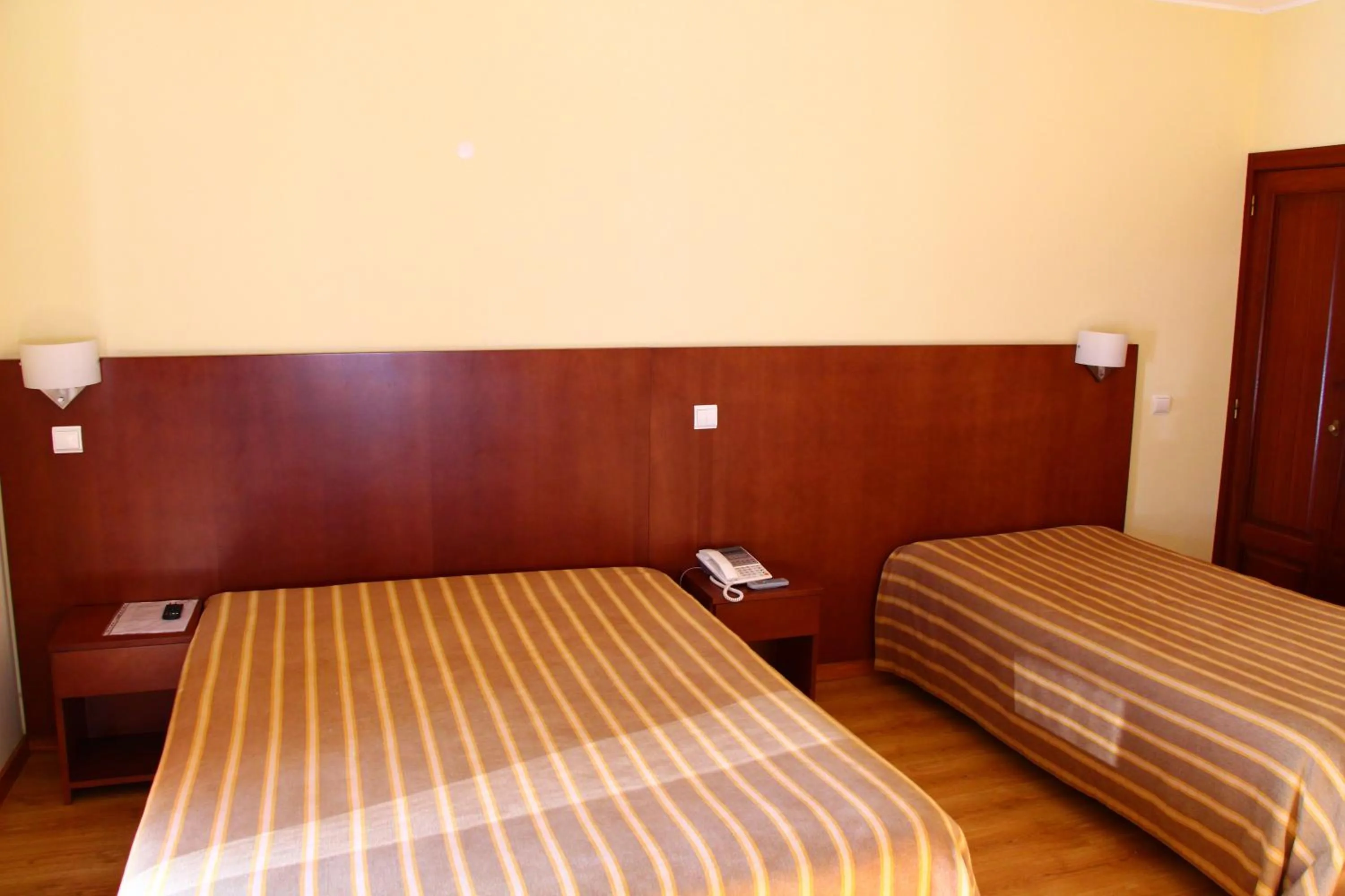 Bedroom, Bed in Hotel Minho Belo