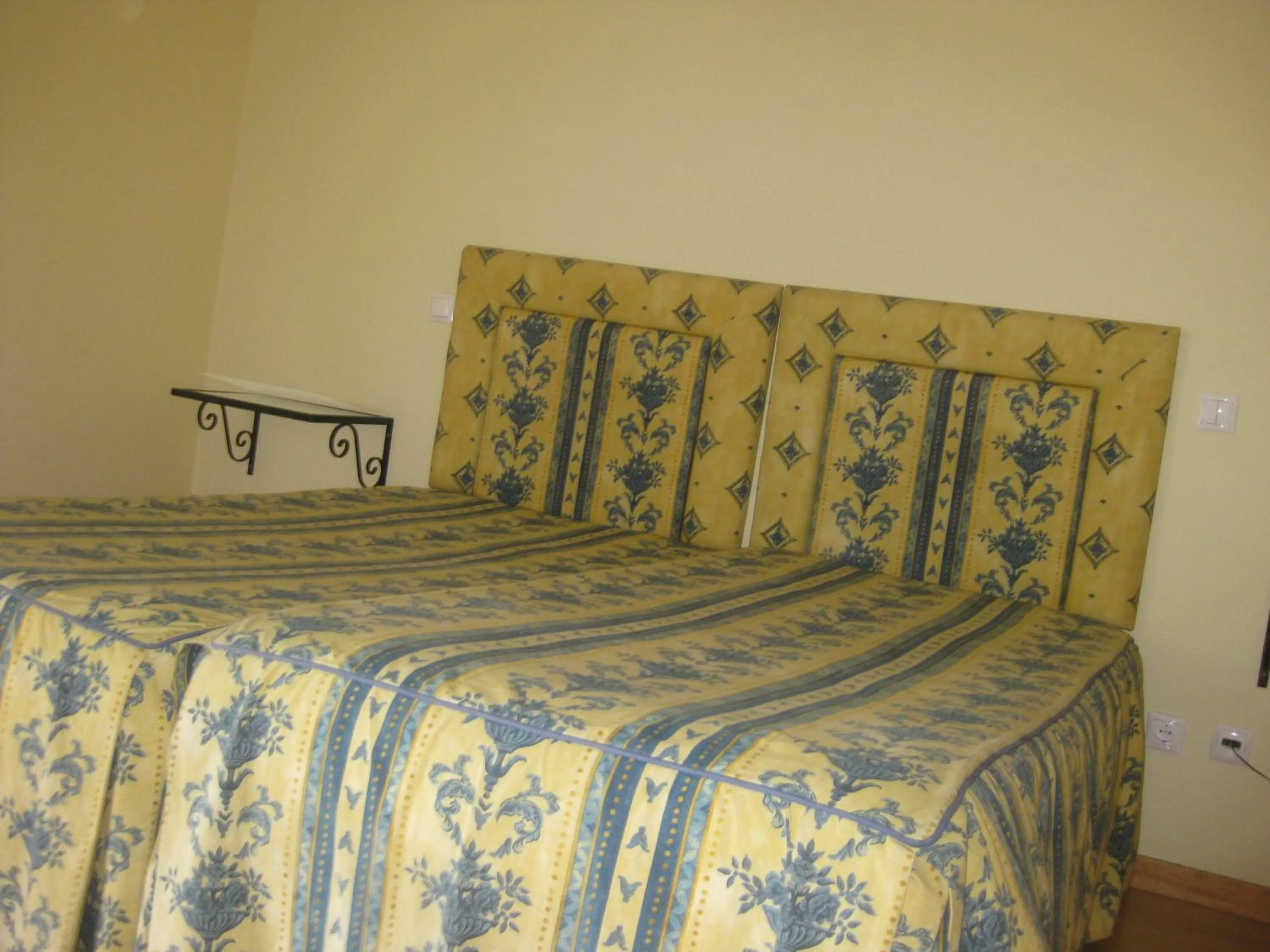 Bedroom, Bed in Hotel Minho Belo