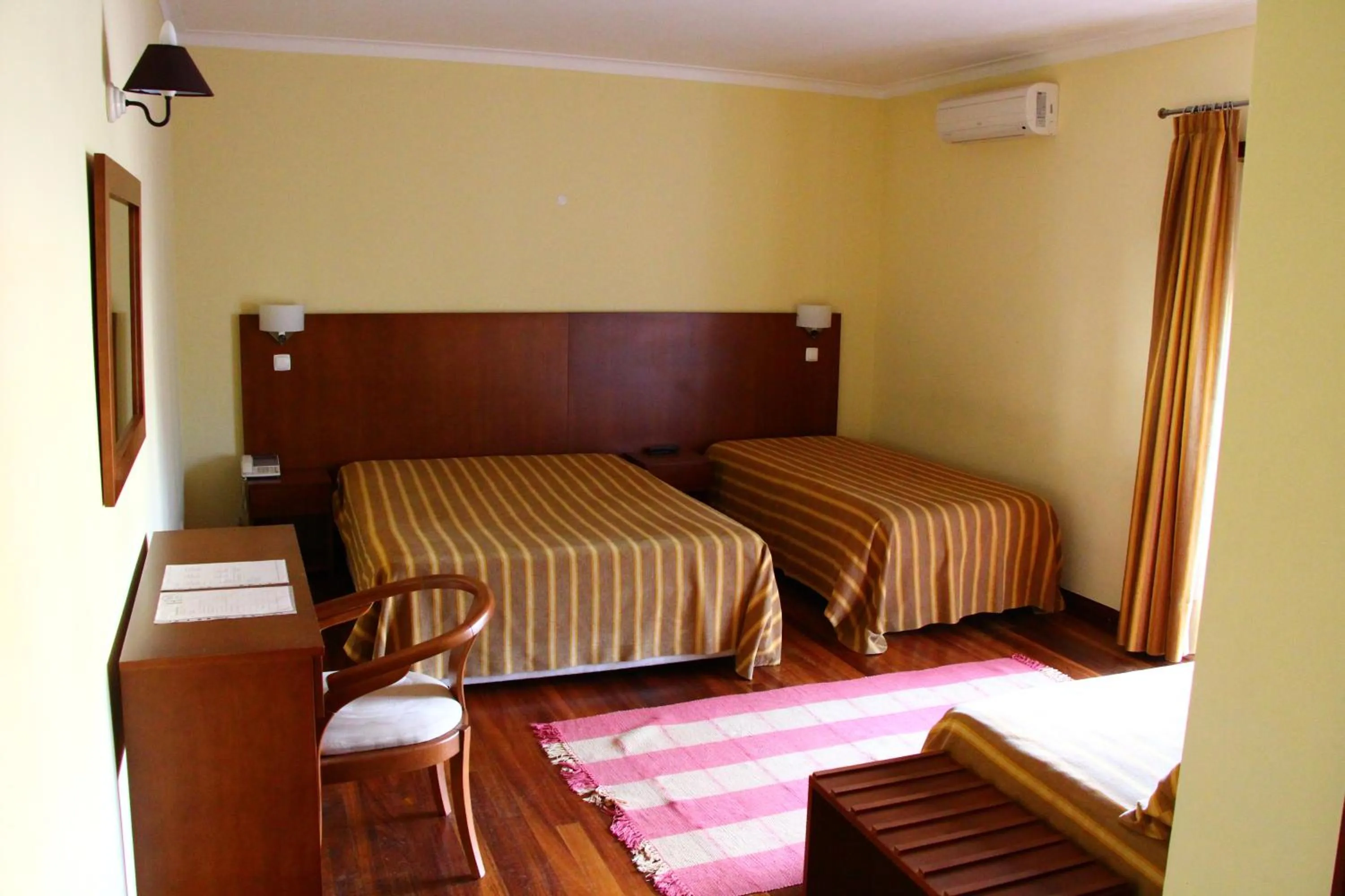 Bedroom, Bed in Hotel Minho Belo