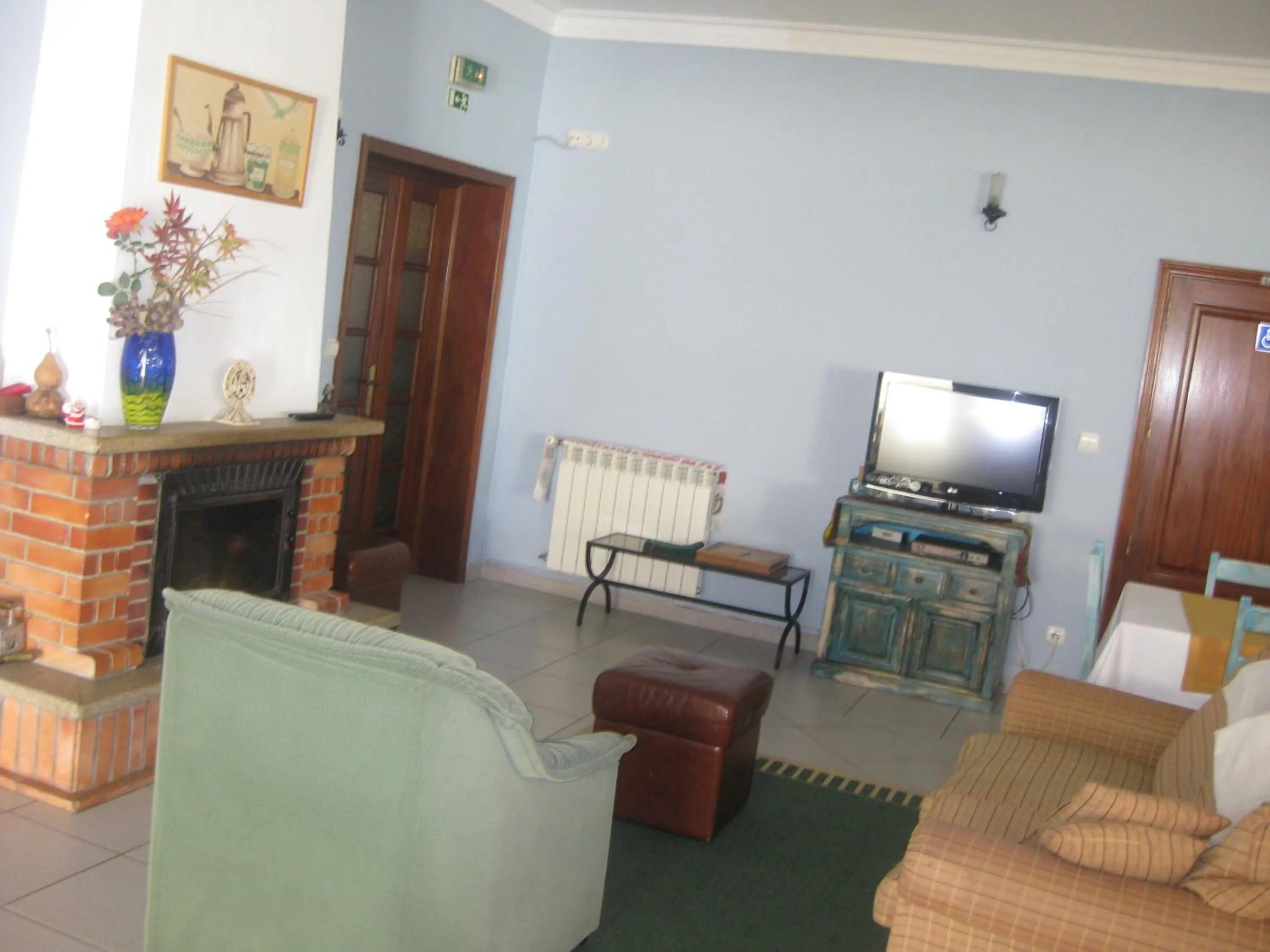 Communal lounge/ TV room in Hotel Minho Belo