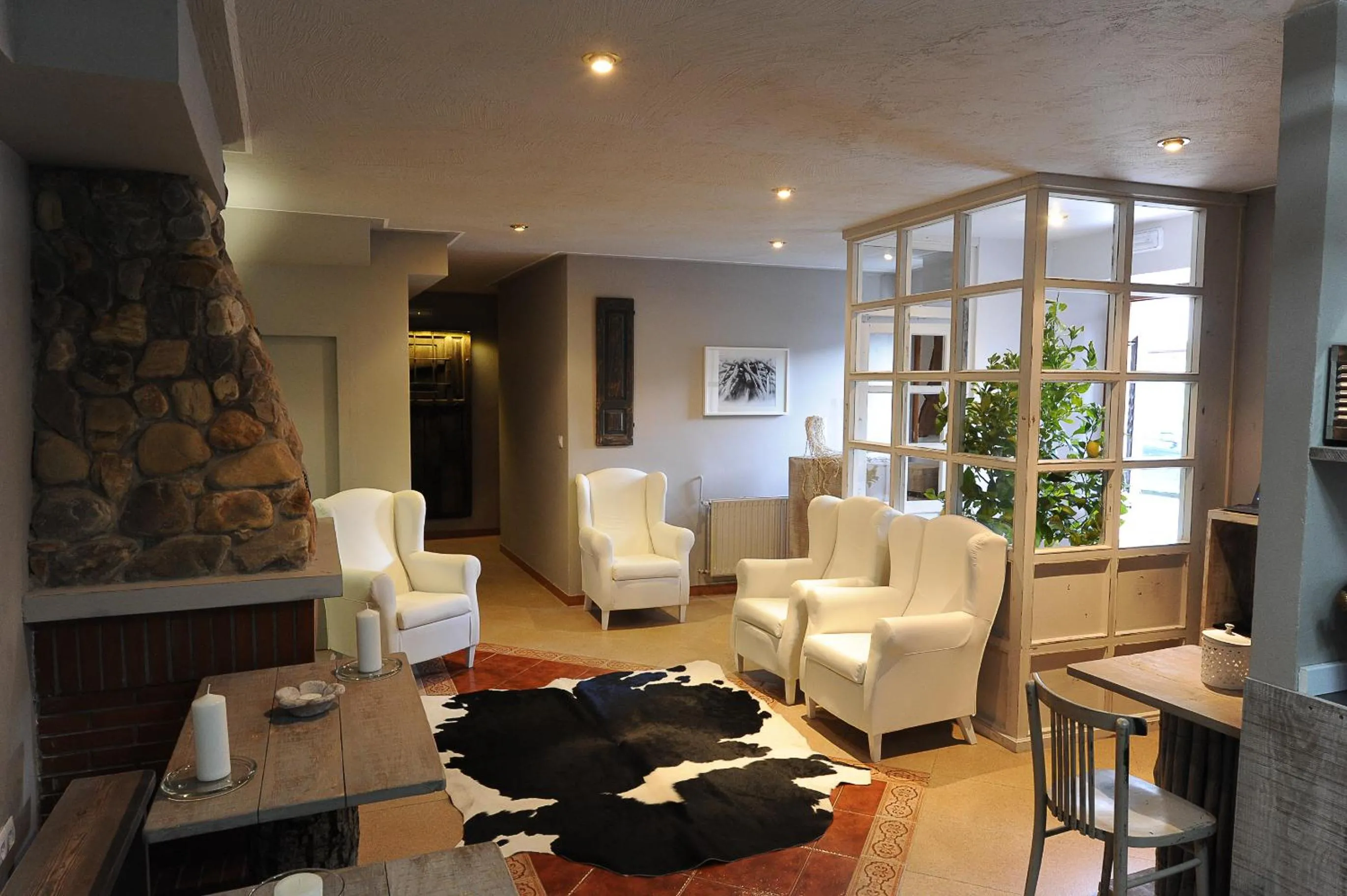 Communal lounge/ TV room in Posada Rural Bistruey