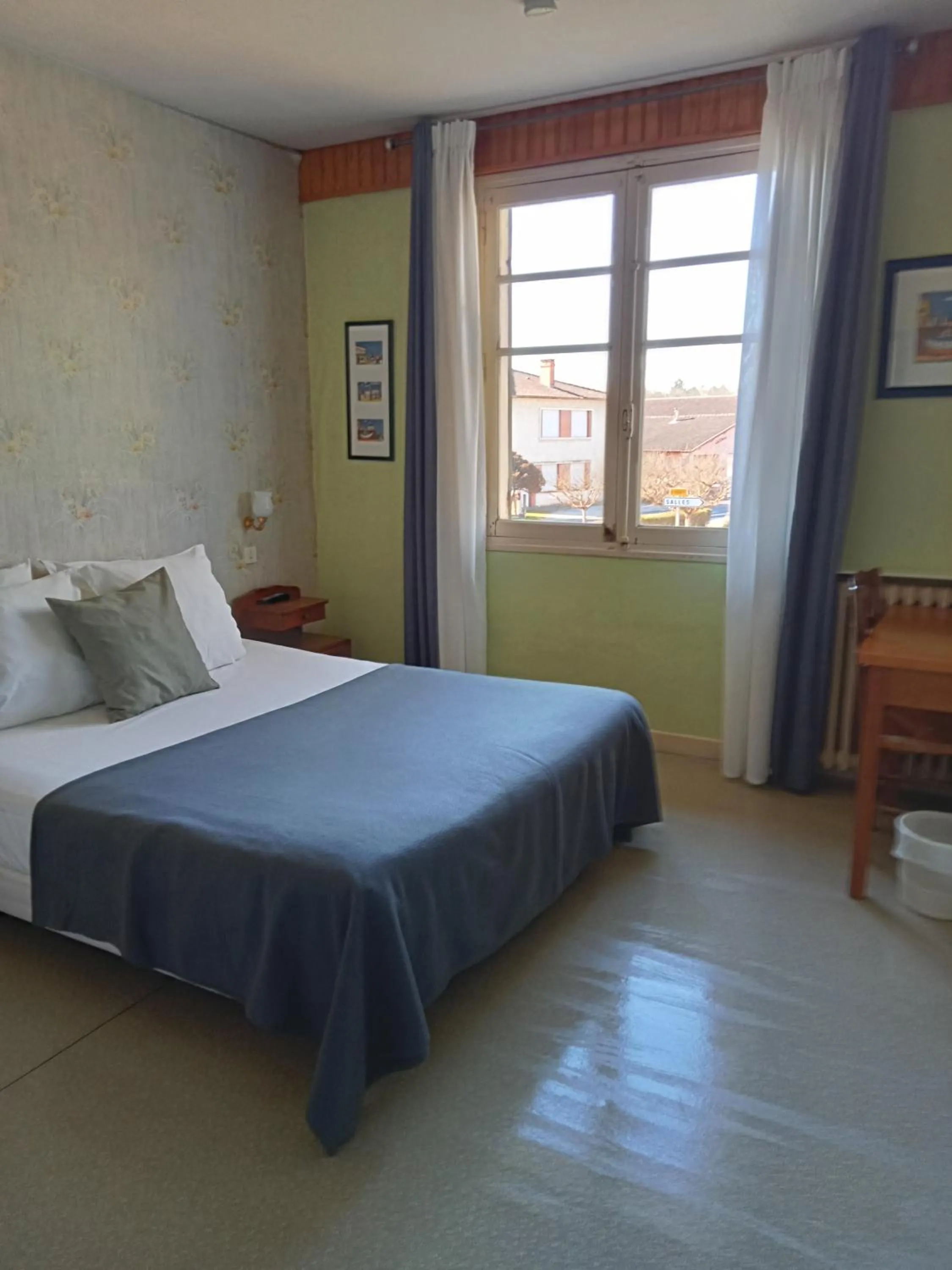 Bed in L'Auberge de Lugos