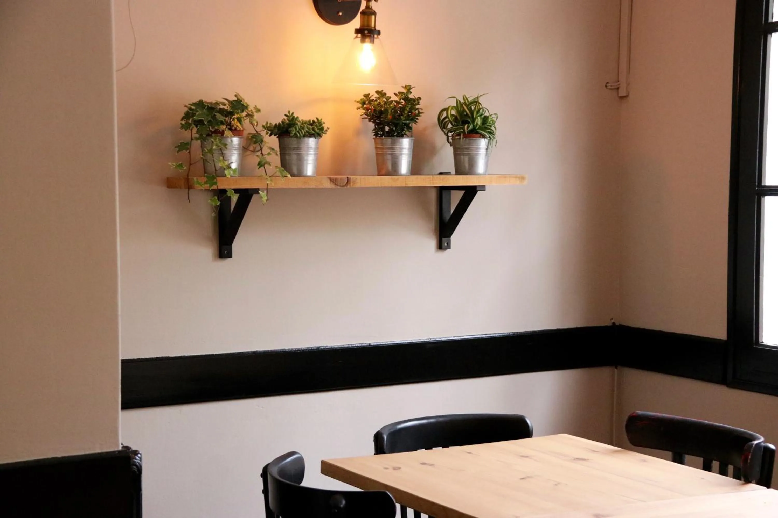 Restaurant/places to eat in L'Auberge de Lugos